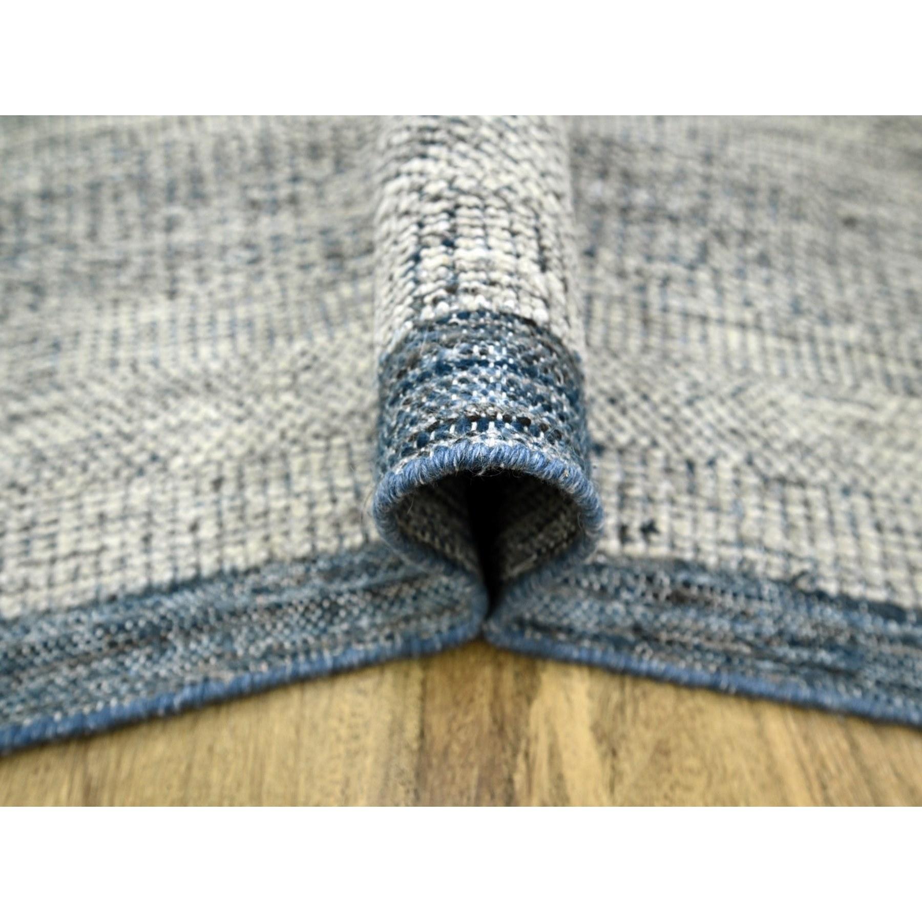 Noué à la main 7'10 