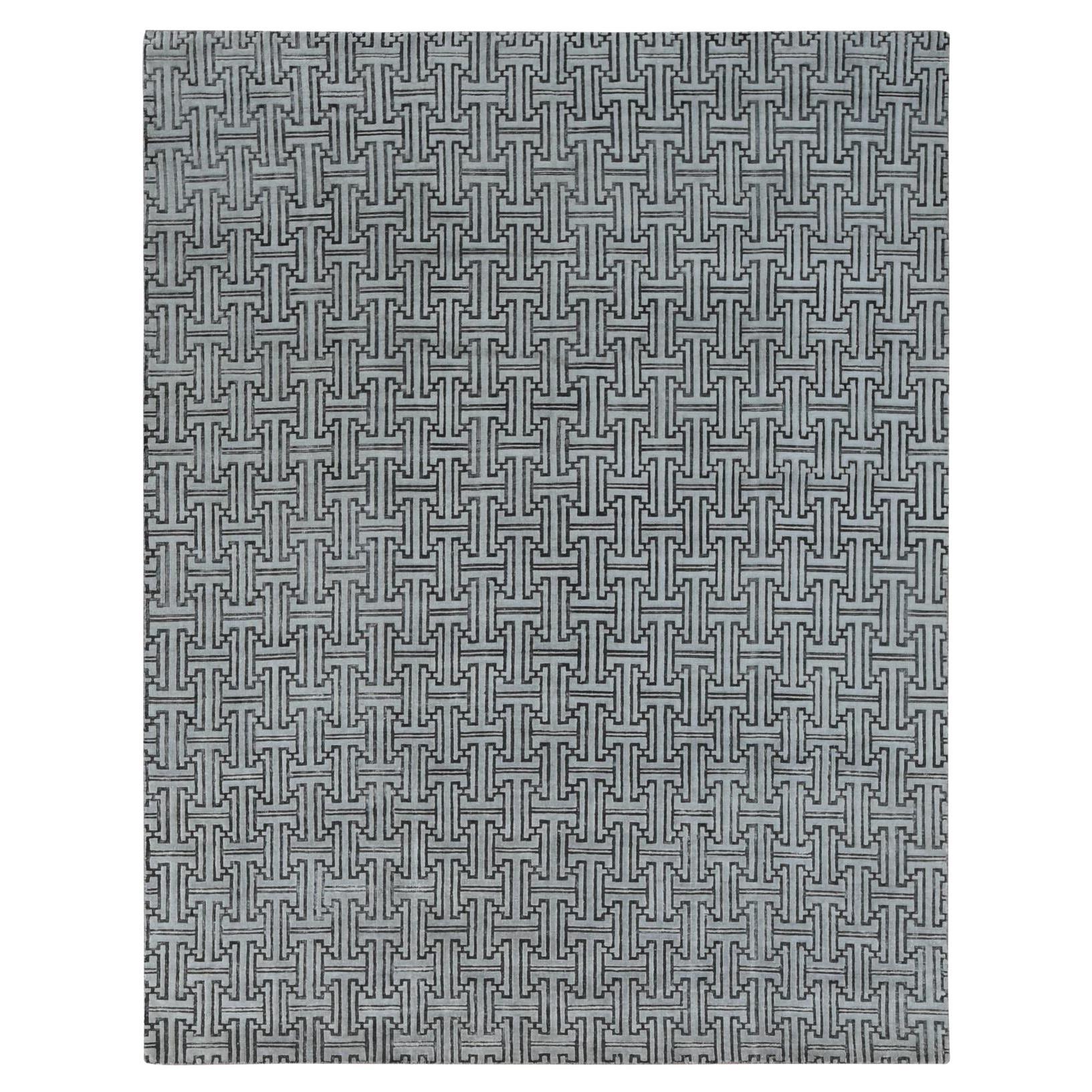 7'10"x10'3" Gray Pure Silk with Wool Roman Key Design Hand Knotted Oriental Rug For Sale