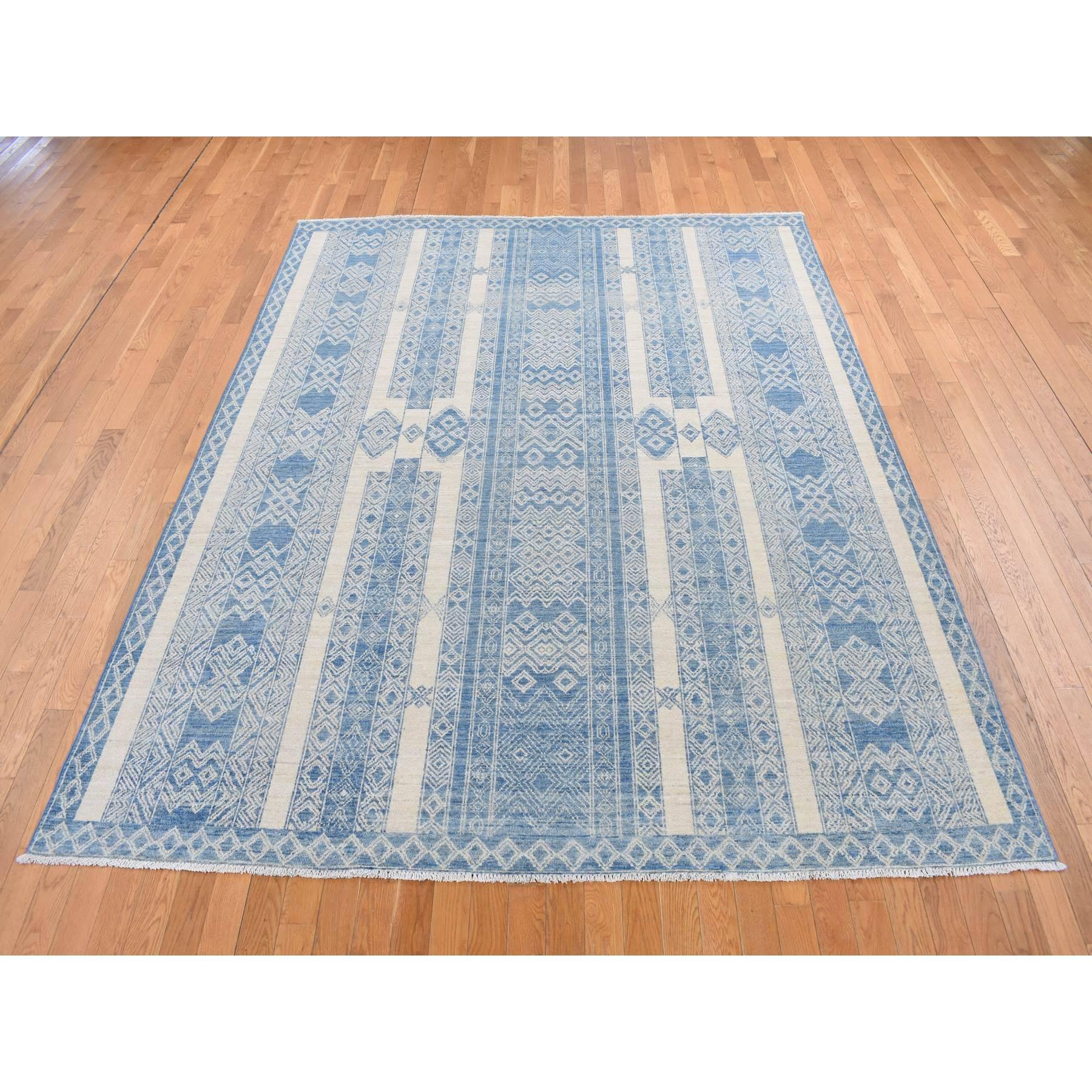 Blu zaffiro medio, pura lana, Peshawar fine con motivi geometrici intricati, annodato a mano, Tappeto orientale
Materiali primari: Lana
Lattice: No Pile 
altezza: 0,25 pollici
Stile: Tradizionale
Colore primario: Blu
Colori secondari: