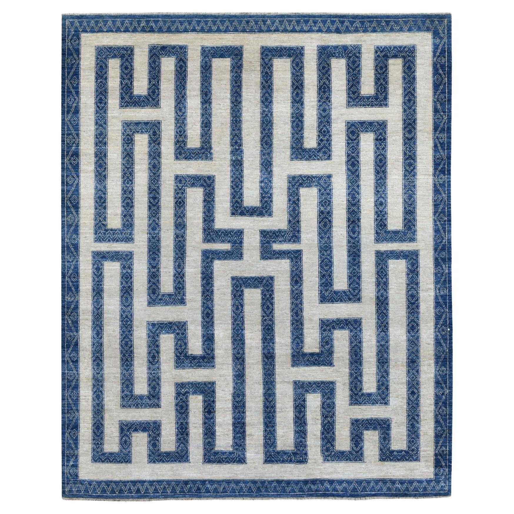 7'10 "x9'9" Blue Shiny Wool Maze Design With Berber Influence Tapis noué à la main