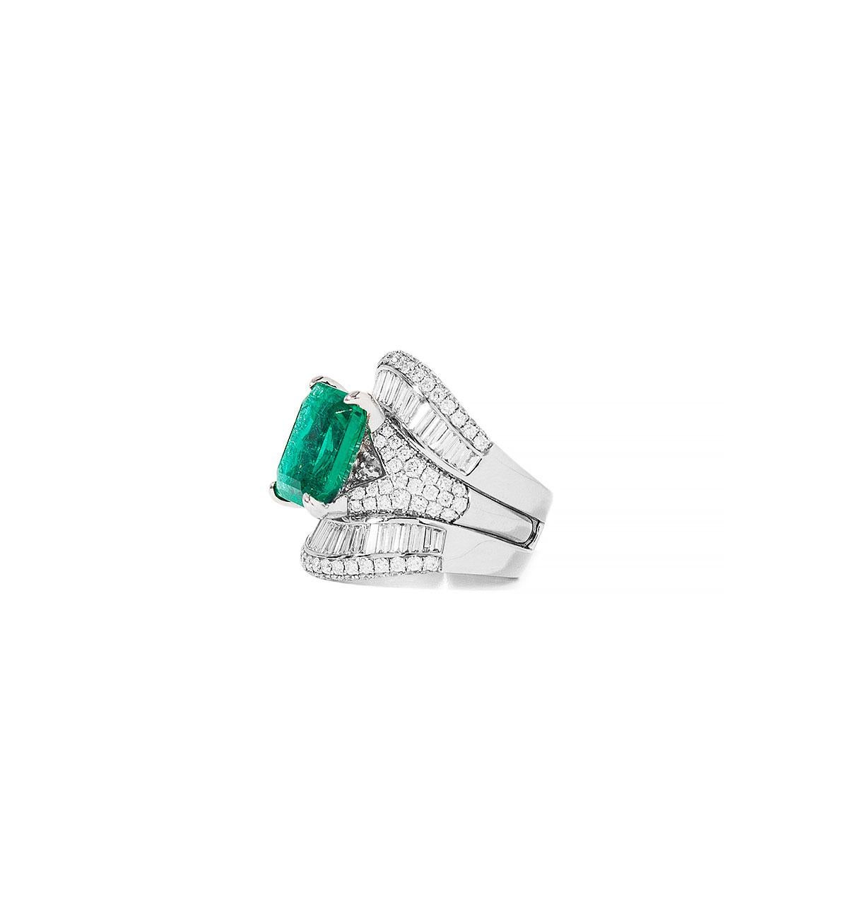 7,11 Karat Zertifizierter Smaragd mit 2 in 1 Modernes Design Cocktail-Ring im Zustand „Neu“ im Angebot in Istanbul, Fatih