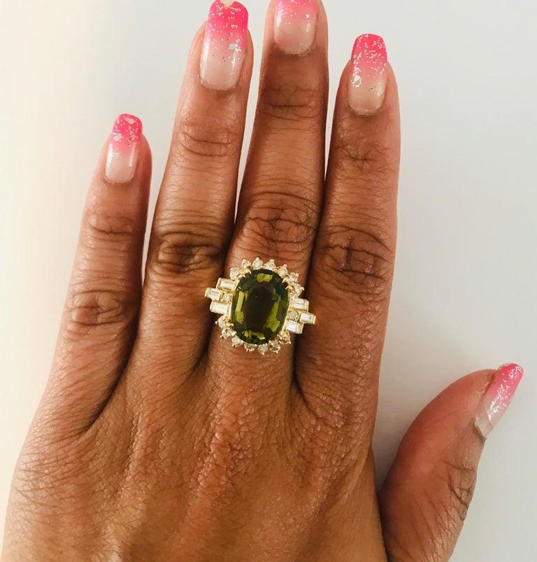 Bague cocktail en or jaune 14 carats avec diamants et tourmaline vert olive de 7,11 carats Neuf - En vente à Los Angeles, CA