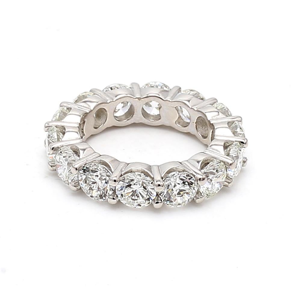 7,11 carati di diamante rotondo Brilliante F VS1 in platino Anello a fascia a eternità completa in vendita 3