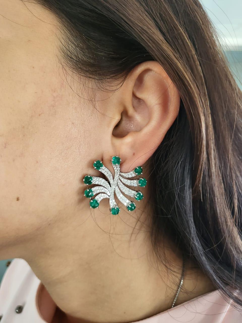 Art Deco 7.11 Carats, Natural Columbian Sugarloaf Emerald & Diamonds Stud Earrings