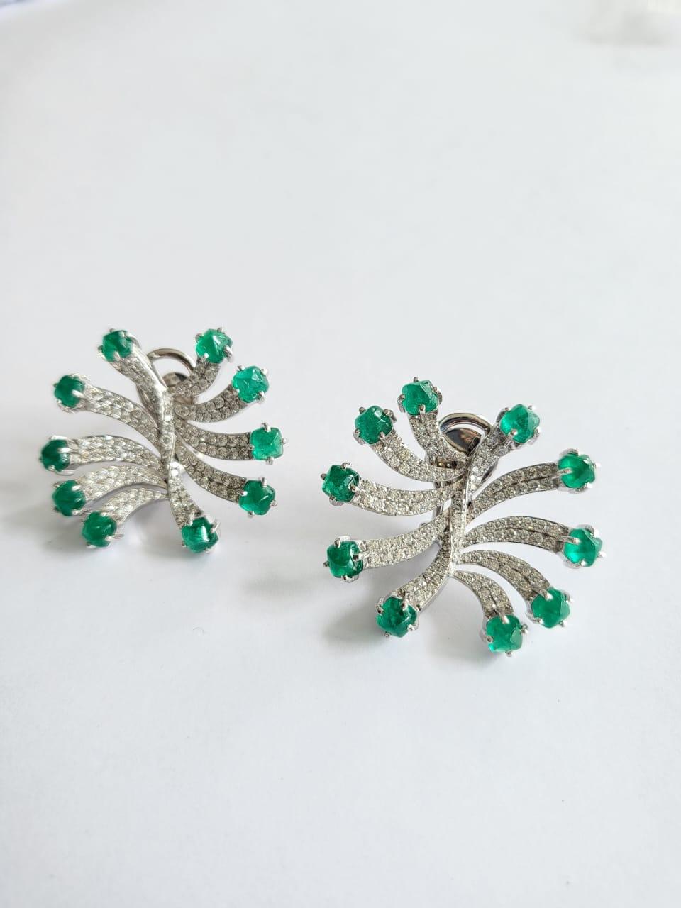 Women's or Men's 7.11 Carats, Natural Columbian Sugarloaf Emerald & Diamonds Stud Earrings