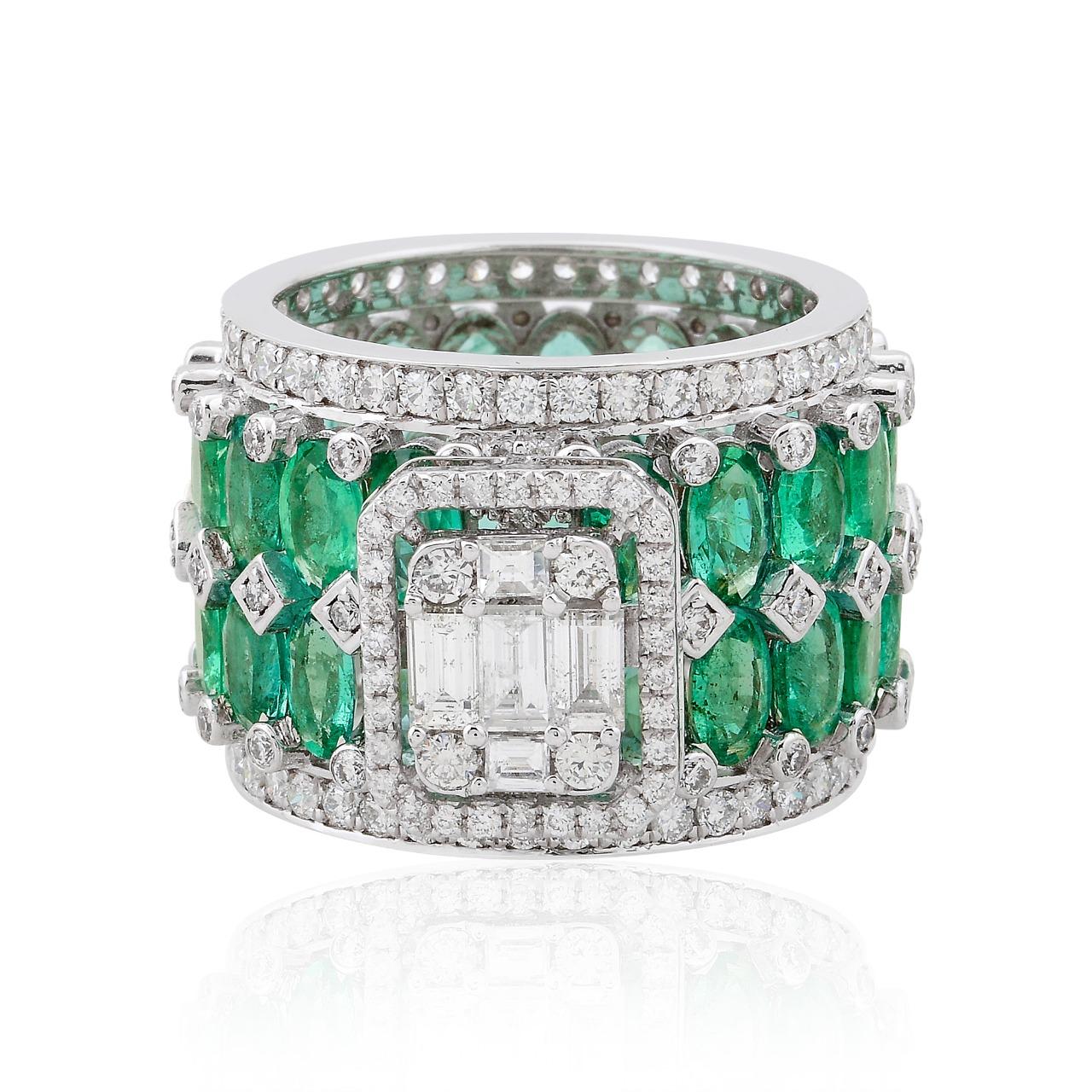 Mixed Cut 7.11 Carats Zambian Emerald 2.15 Carats Diamond 14 Karat Gold Band Ring For Sale