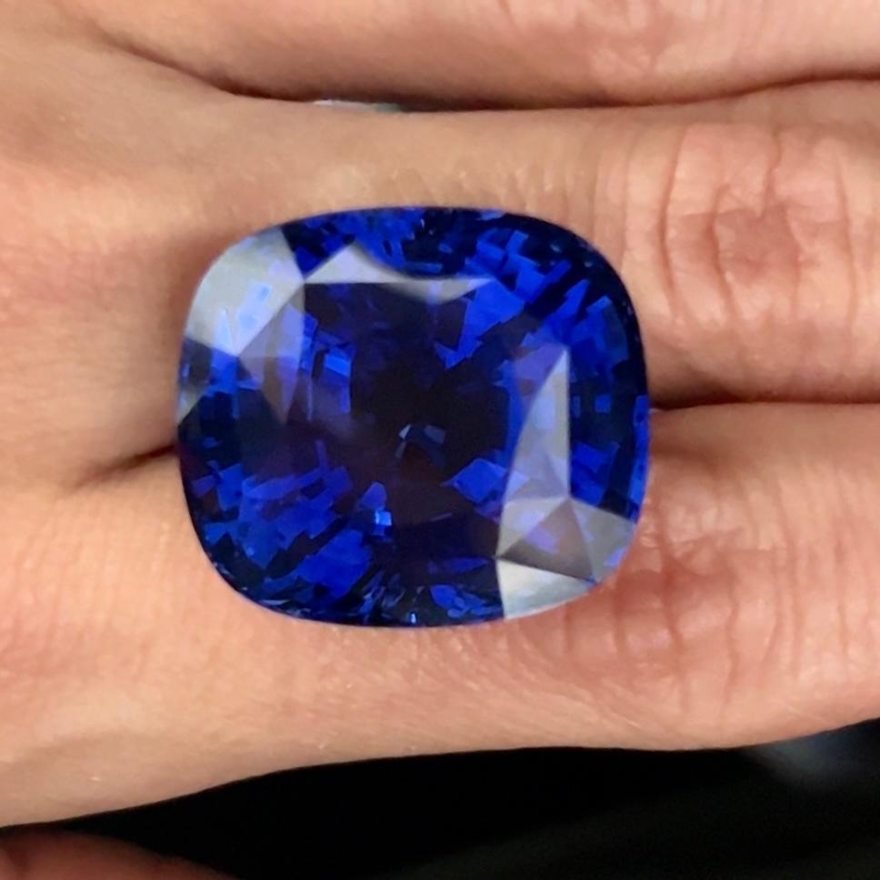 71,15 Karat natürlicher königsblauer Sri Lanka-Saphir, GRS-Zertifikat (Moderne)