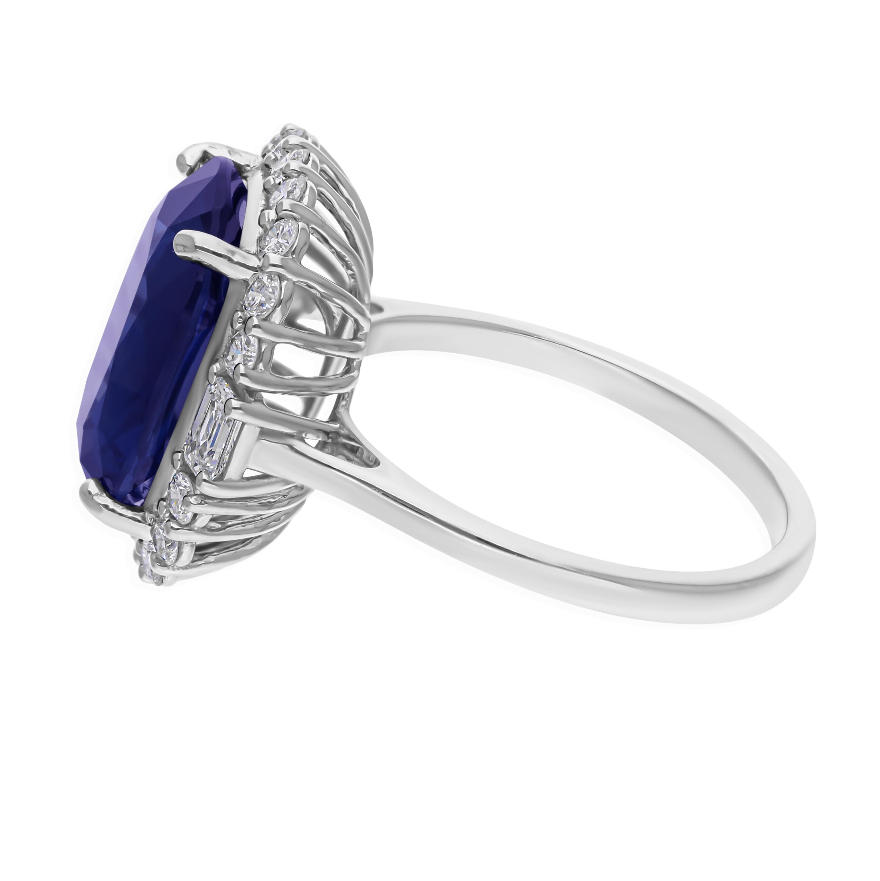 in vendita:  Anello di fidanzamento con zaffiro blu e diamante aureolato in oro bianco 18 carati con dichiarazione di 7,11 ct. 6