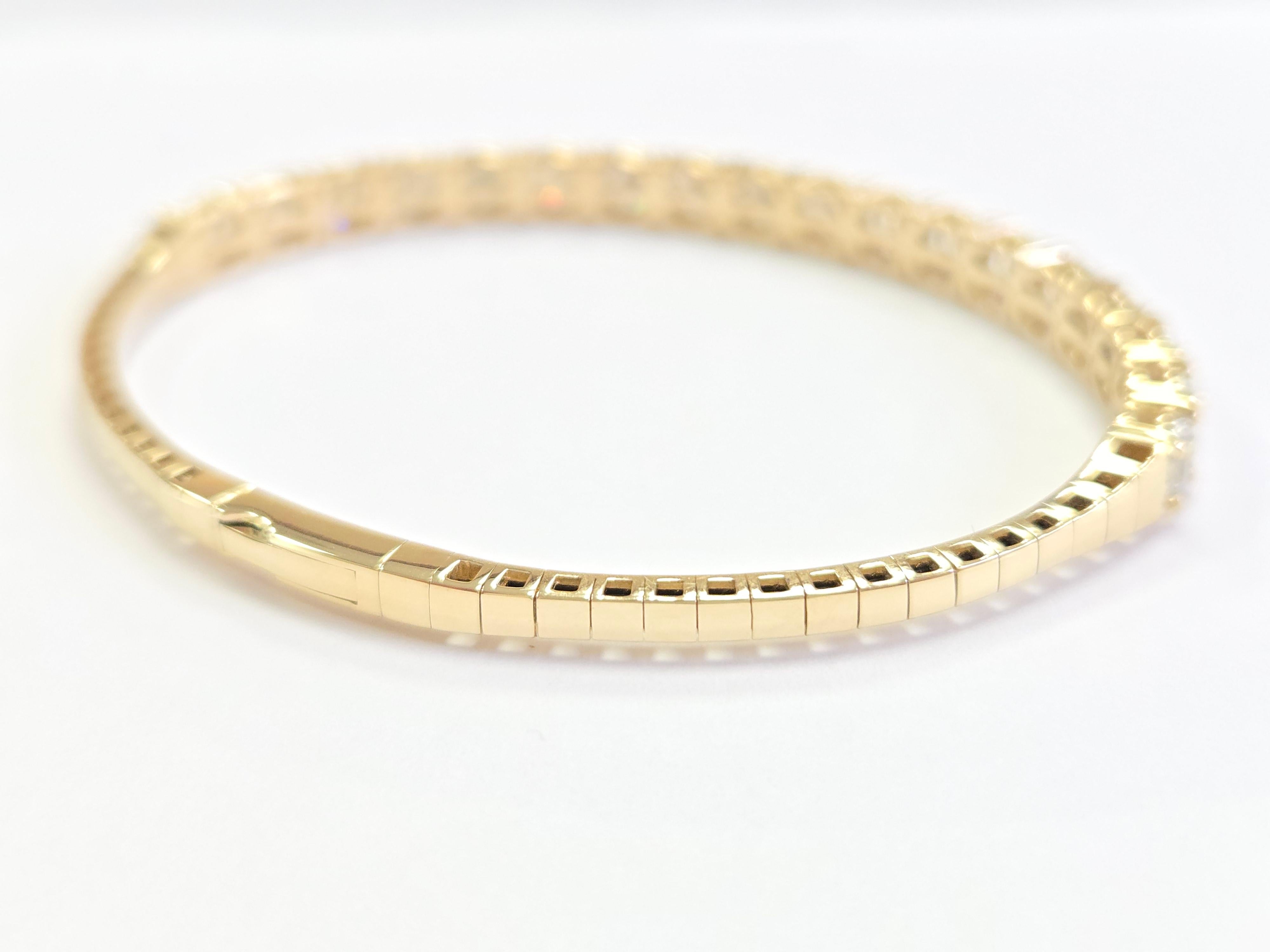 Women's or Men's 7.12 Carat Flexible Bangle Natural Diamond Yellow Gold 14 Karat For Sale