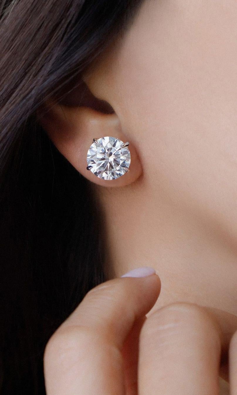 7.12 Karat passender runder Diamanten im Rundschliff in massivem Platin gefasst (Zeitgenössisch) im Angebot