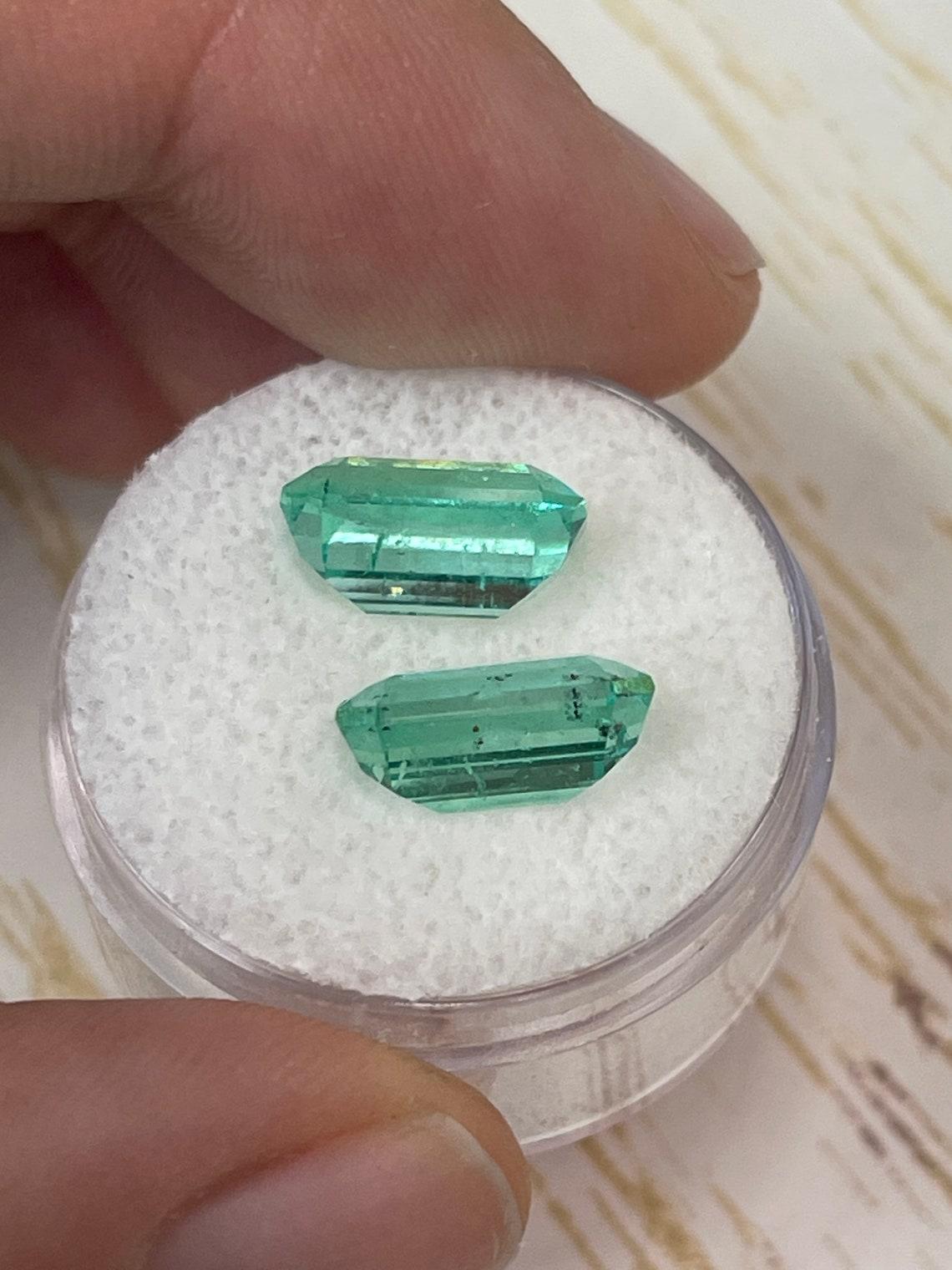 7.12tcw 11.5x8 Matching Colombian Emeralds - Emerald Cut Genuine Loose Pair en vente 1