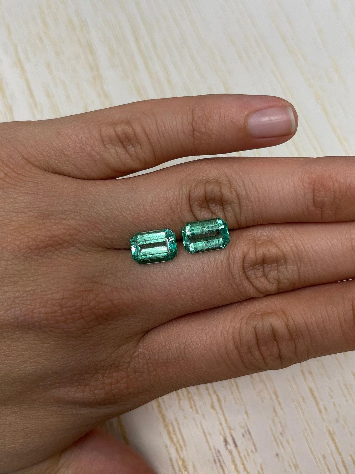 7.12tcw 11.5x8 Matching Colombian Emeralds - Emerald Cut Genuine Loose Pair en vente 2