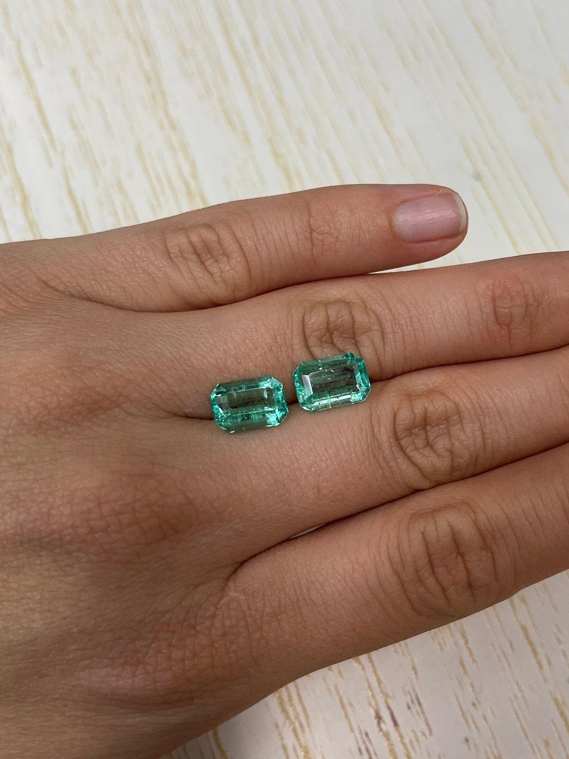 7.12tcw 11.5x8 Matching Colombian Emeralds - Emerald Cut Genuine Loose Pair en vente 3