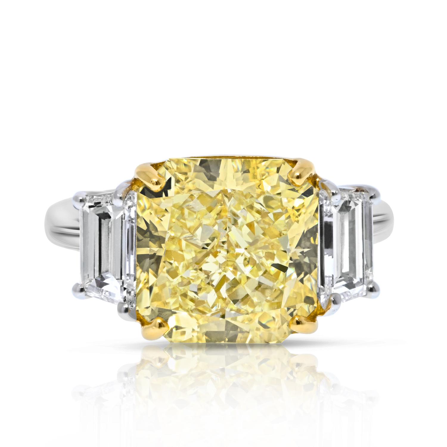 7.13 Carat Radiant Cut VVS2 GIA Three Stone Diamond Engagement Ring In New Condition In New York, NY