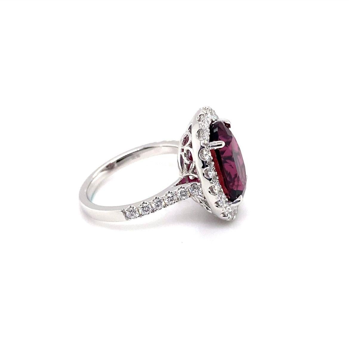 Moderne Bague en or blanc 18 carats avec tourmaline rubellite certifiée GIA de 7,14 carats en vente