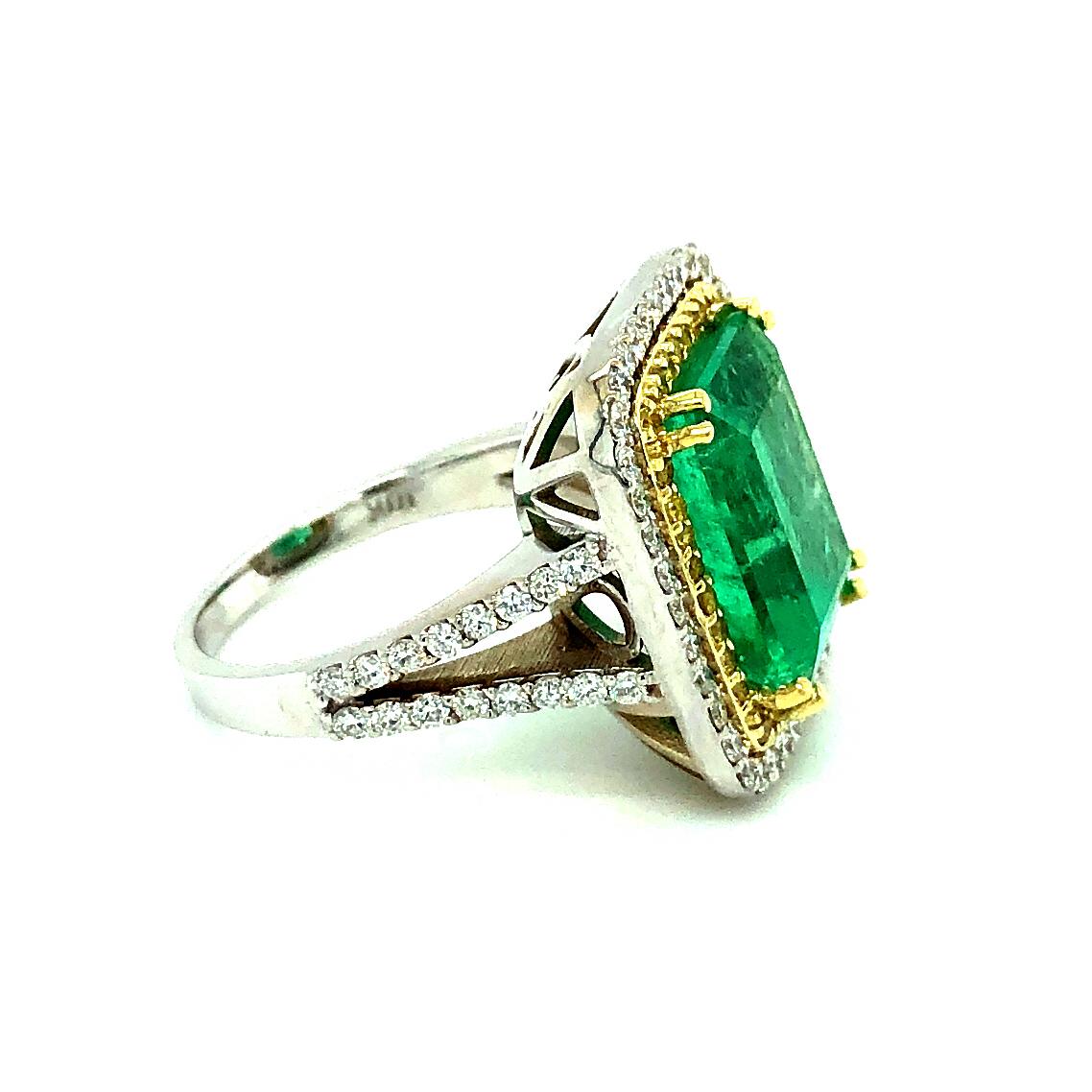 7.15 Carat Emerald and Diamonds Cocktail Ring 18 Karat Gold 2