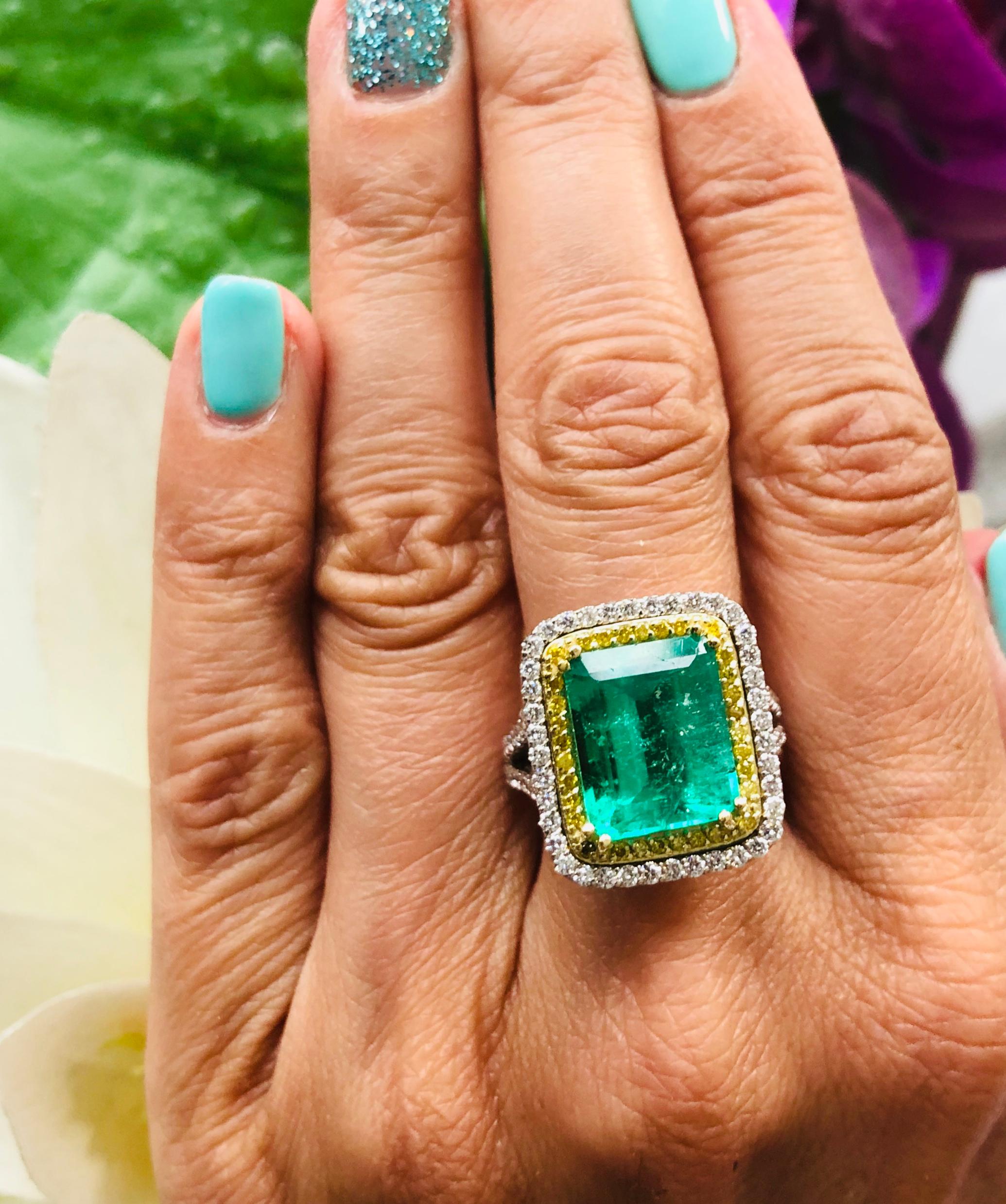 7.15 Carat Emerald and Diamonds Cocktail Ring 18 Karat Gold 3