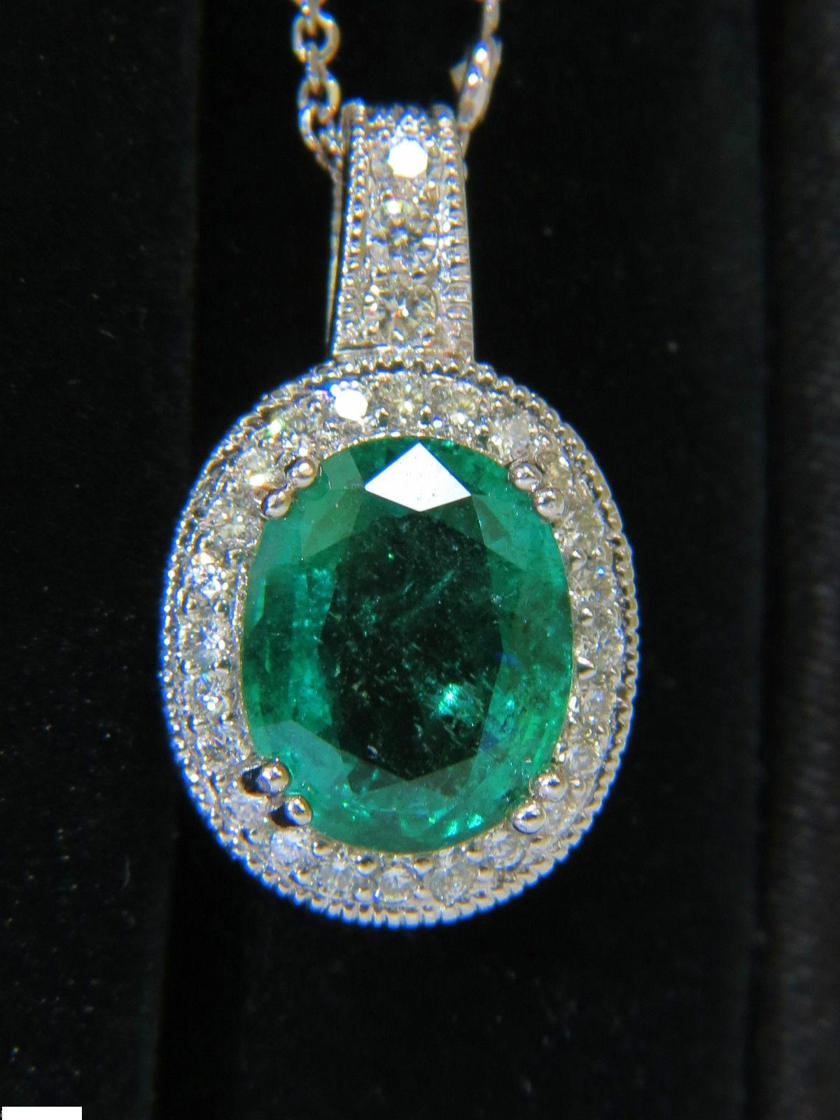 7.15 Carat Natural Emerald Diamond Pendant and Diamond by Yard Chain In New Condition In New York, NY