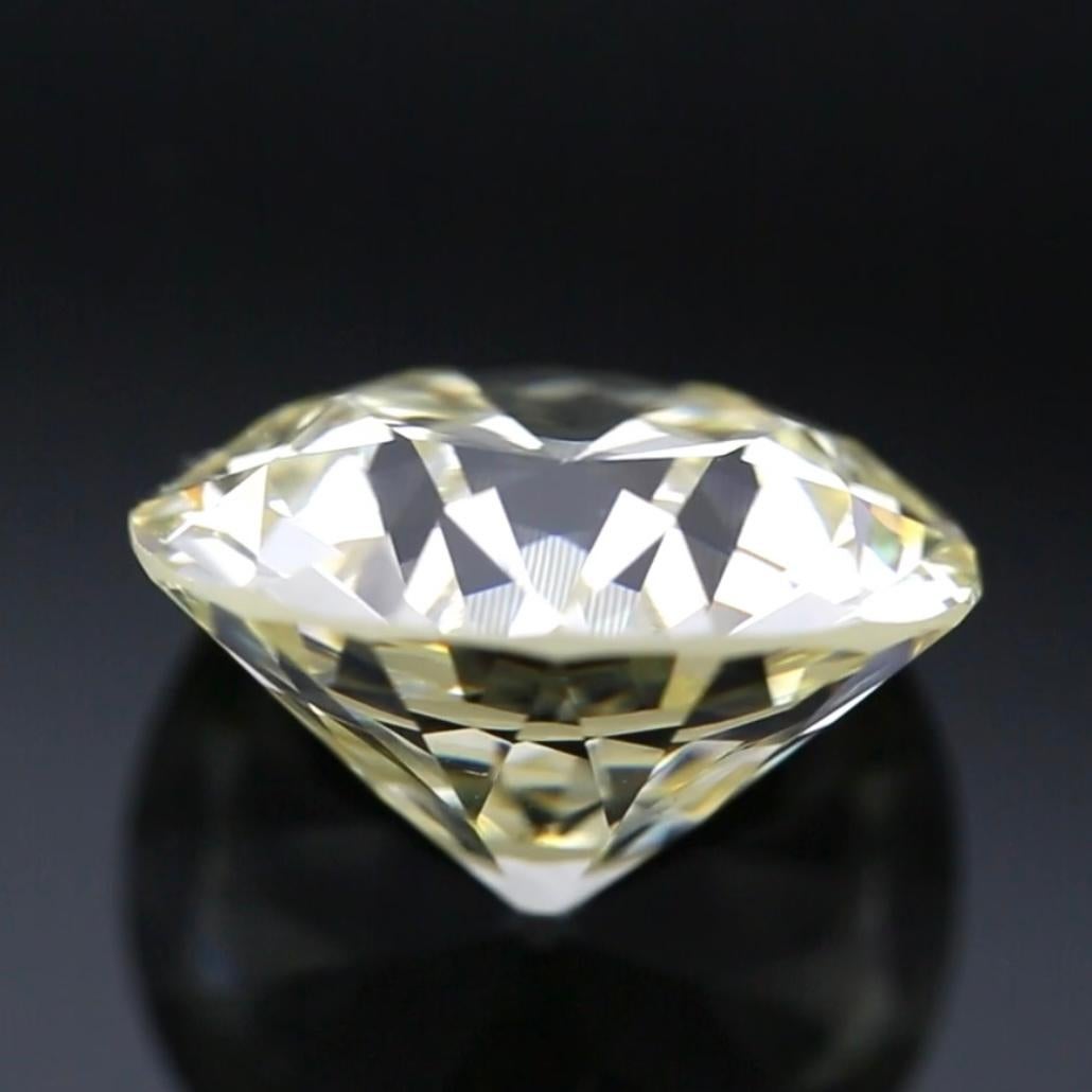 Diamant taille ancienne européenne de 7,15 carats • Couleur Q-R • VVS2 Clarté en vente 5