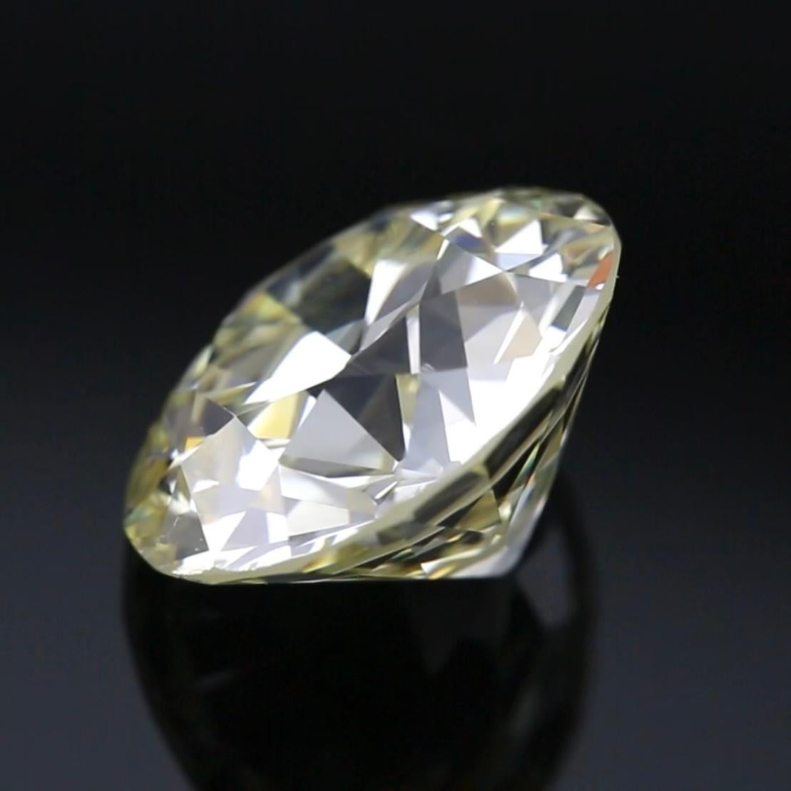 Diamant taille ancienne européenne de 7,15 carats • Couleur Q-R • VVS2 Clarté en vente 6