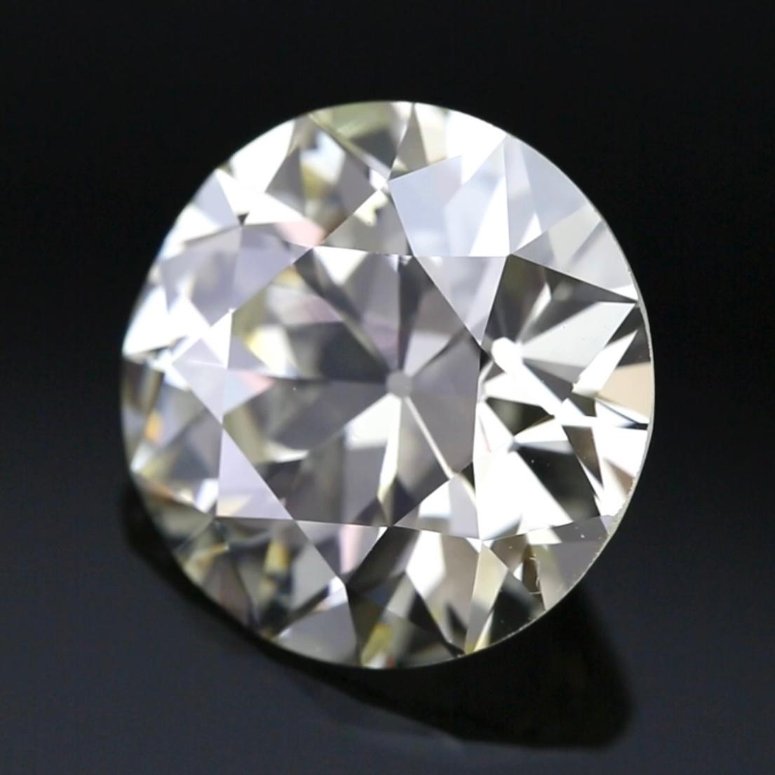 Taille vieille Europe Diamant taille ancienne européenne de 7,15 carats • Couleur Q-R • VVS2 Clarté en vente