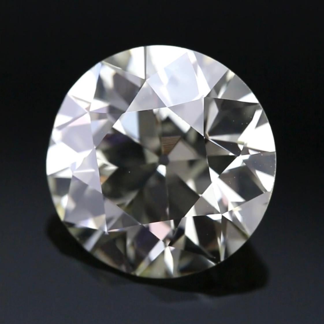 Diamant taille ancienne européenne de 7,15 carats • Couleur Q-R • VVS2 Clarté Neuf - En vente à Ramat Gan, IL