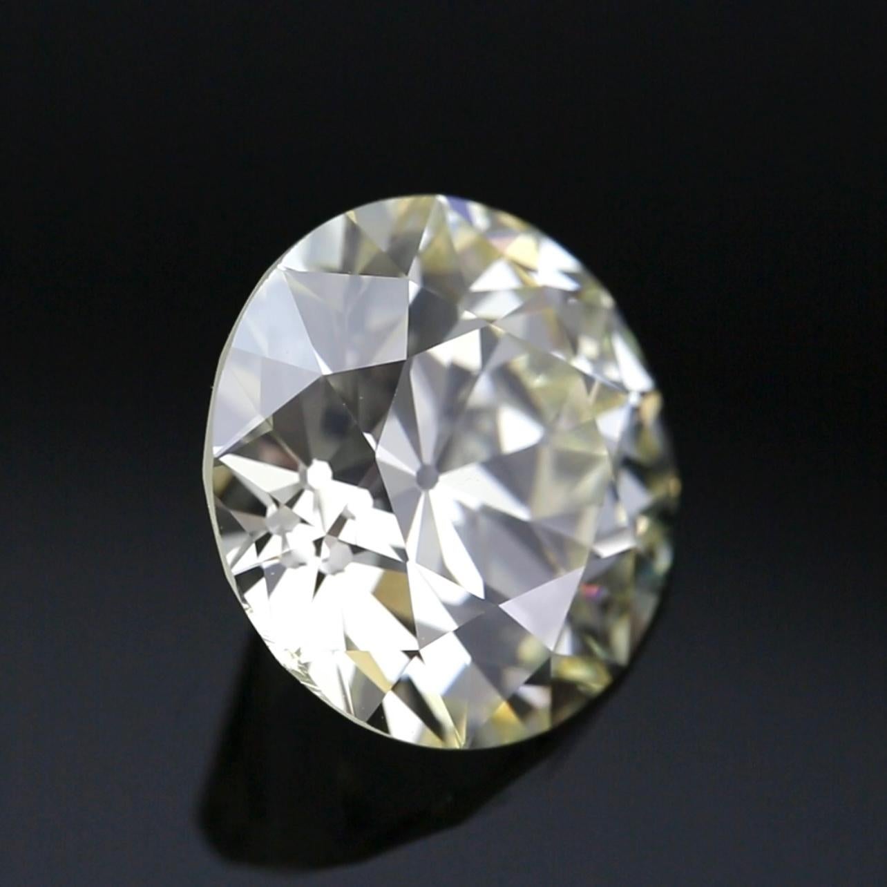 Diamant taille ancienne européenne de 7,15 carats • Couleur Q-R • VVS2 Clarté en vente 2