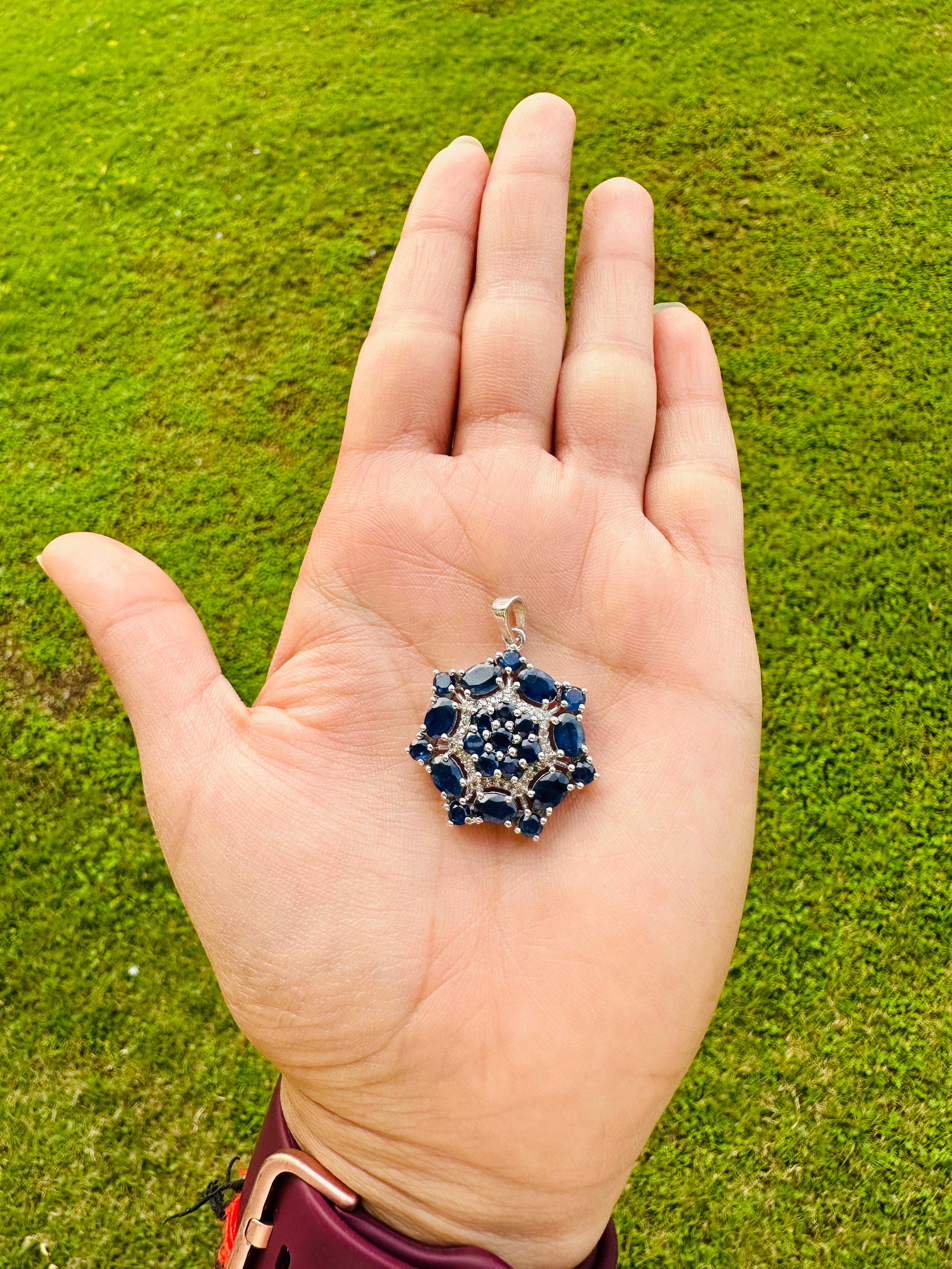 Women's 7.15 Cts Natural Blue Sapphire Cluster Flower Pendant in .925 Sterling Silver For Sale