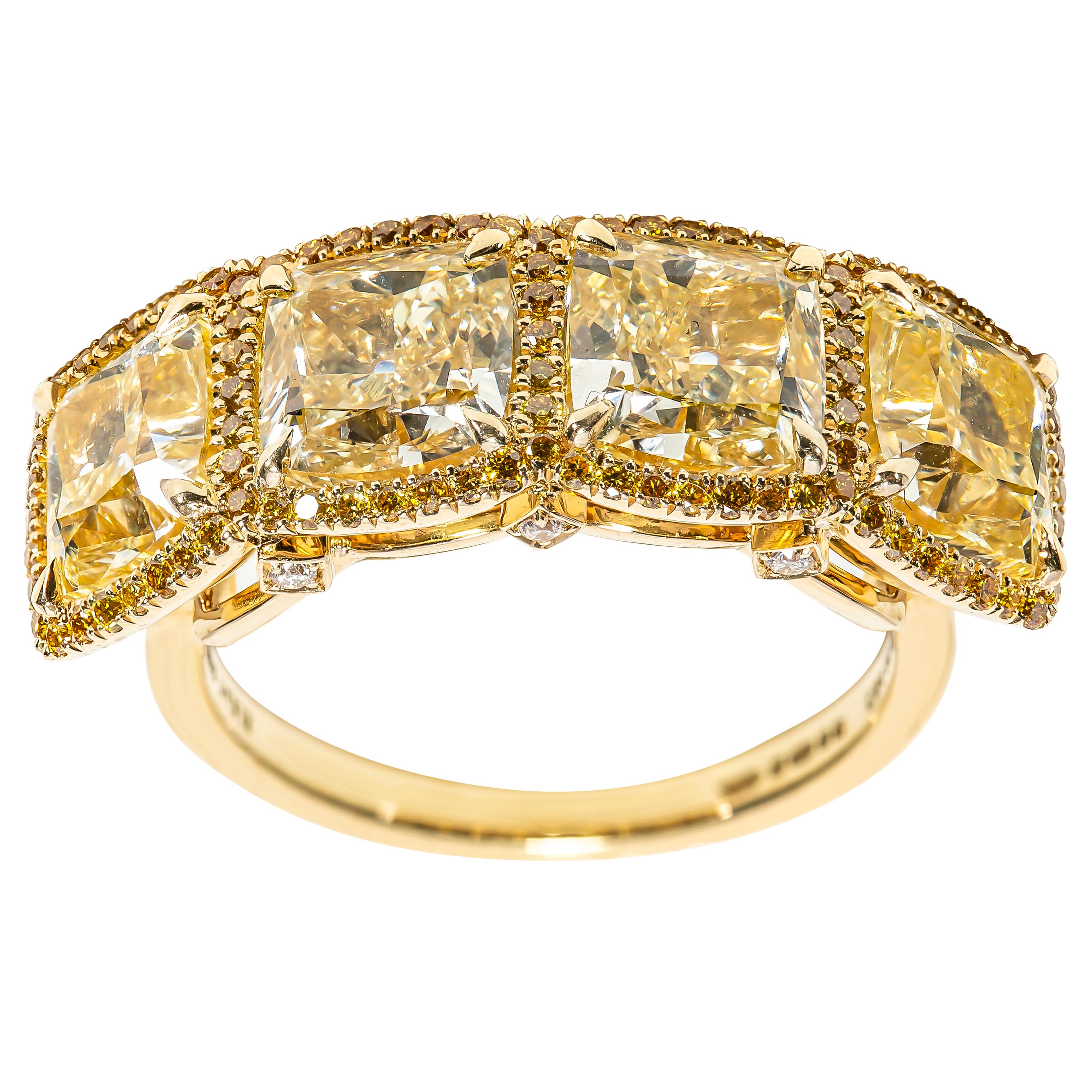 Anello aureolato in oro 18 carati con diamante tondo a cuscino giallo fantasia da 7,16 carati