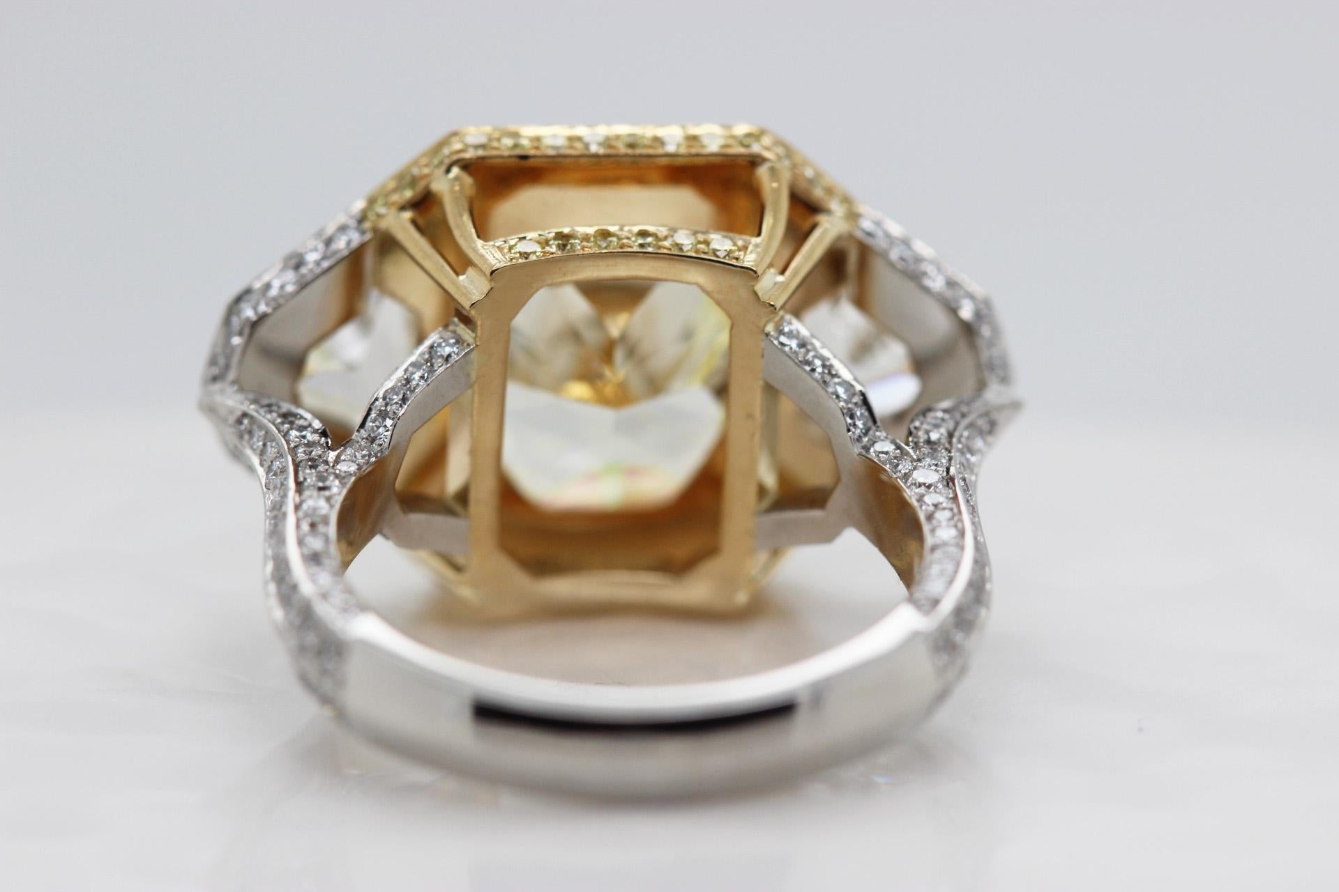 7.17 Carat Fancy Yellow Radiant Cut Diamond 3-Stone Engagement Ring GIA VS1  In New Condition For Sale In New York, NY