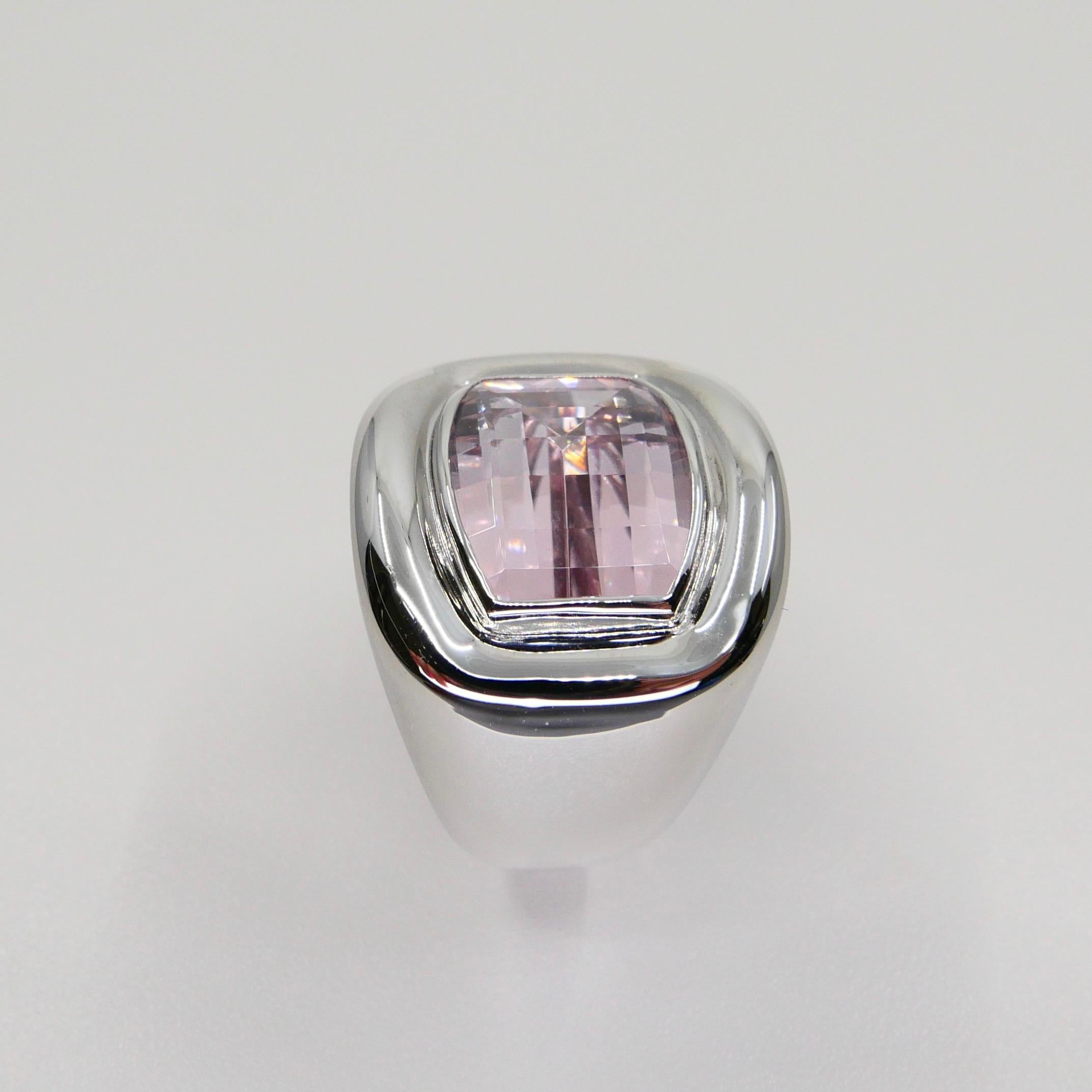 7.17 Ct Light Baby Pink Kunzite Statement Cocktail Ring, Men's Pinky Ring. N.O.S In New Condition In Hong Kong, HK
