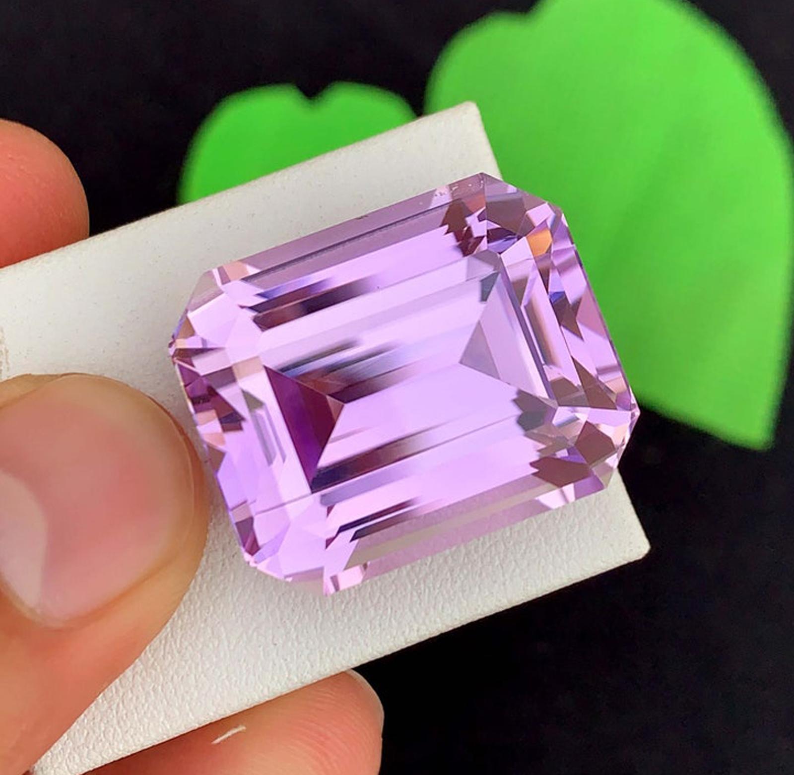 71.75 Carat Pierre précieuse Kunzite rose pourpre : Taille émeraude Pierre de naissance d'octobre Excellent état - En vente à Peshawar, PK