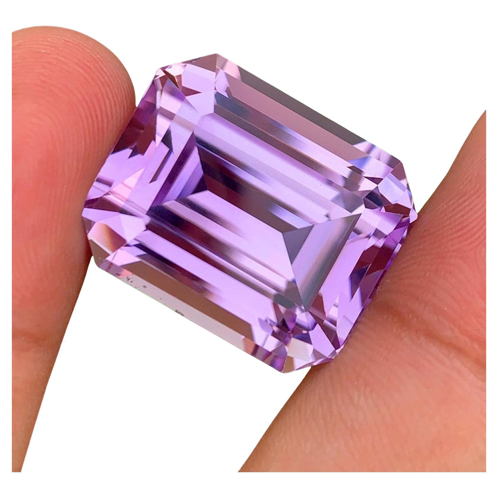 Gema de kunzita rosa violácea de 71,75 quilates: Piedra natal de octubre talla esmeralda