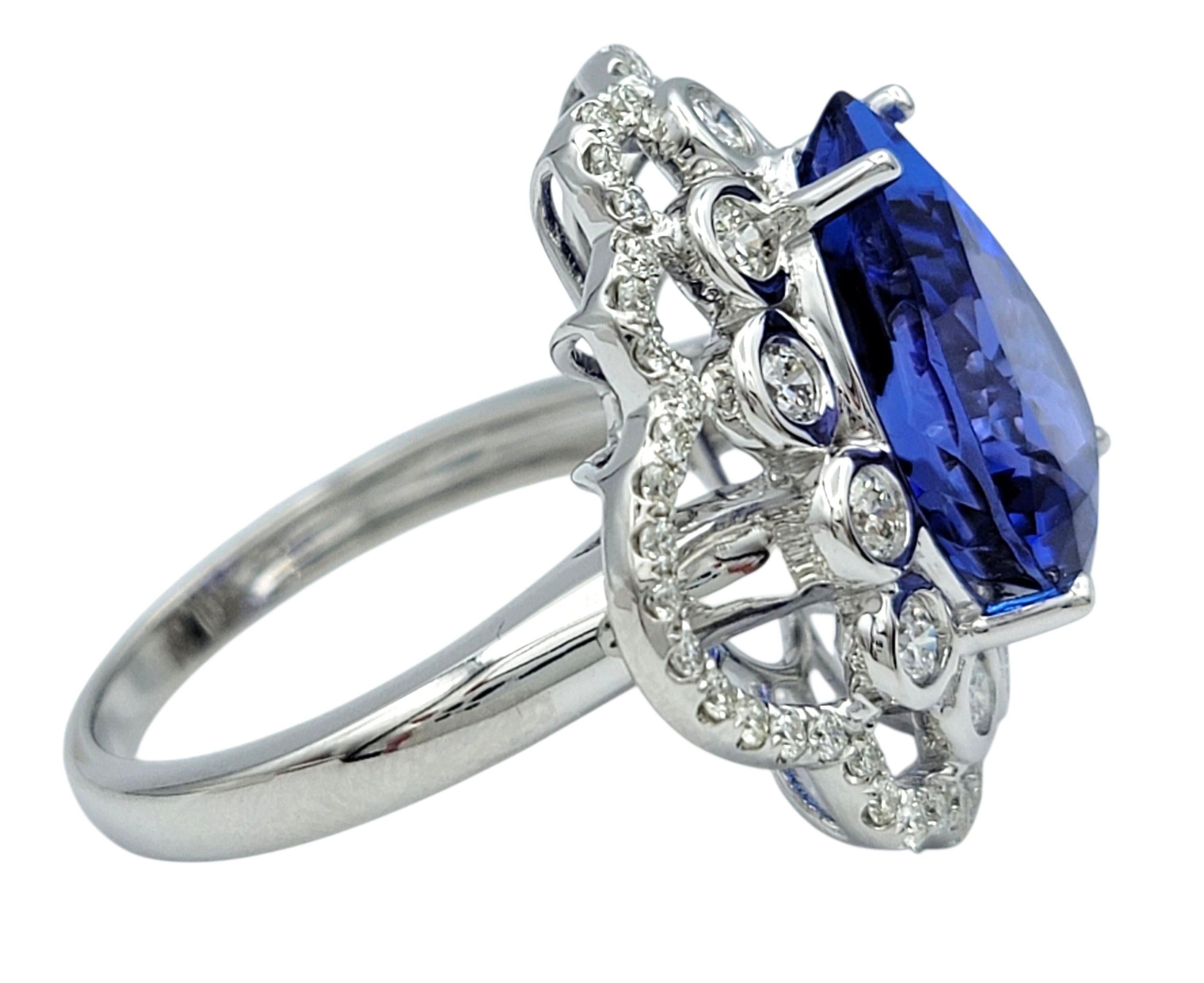 Donna Anello Cocktail con tanzanite taglio pera da 7,18 carati e diamanti in oro bianco 14 carati in vendita