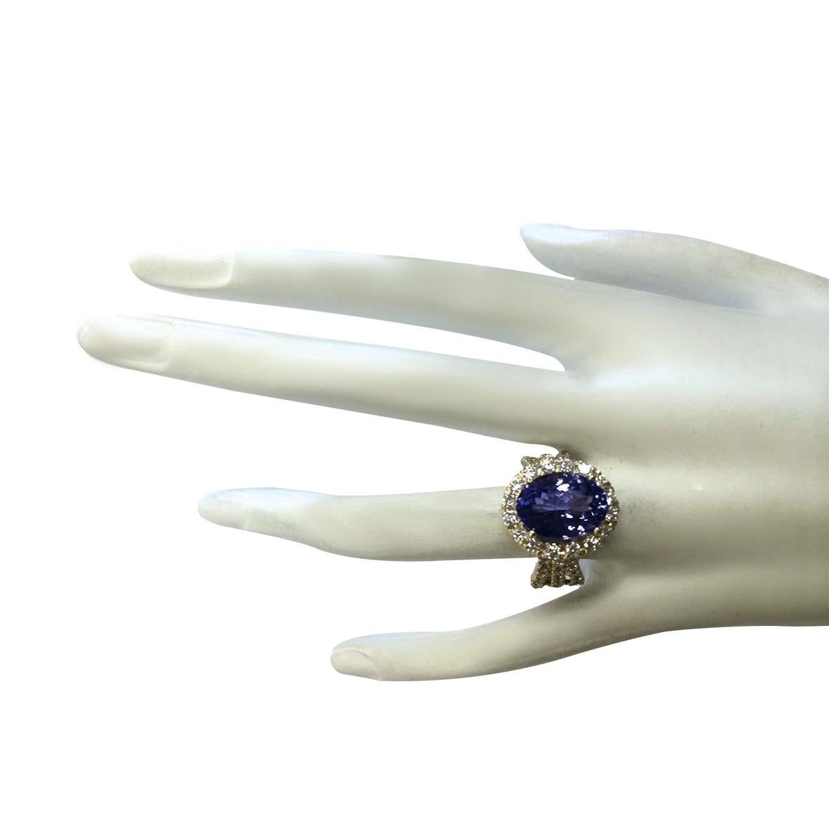 Tanzanite Diamond Ring In 14 Karat Yellow Gold  In New Condition For Sale In Los Angeles, CA