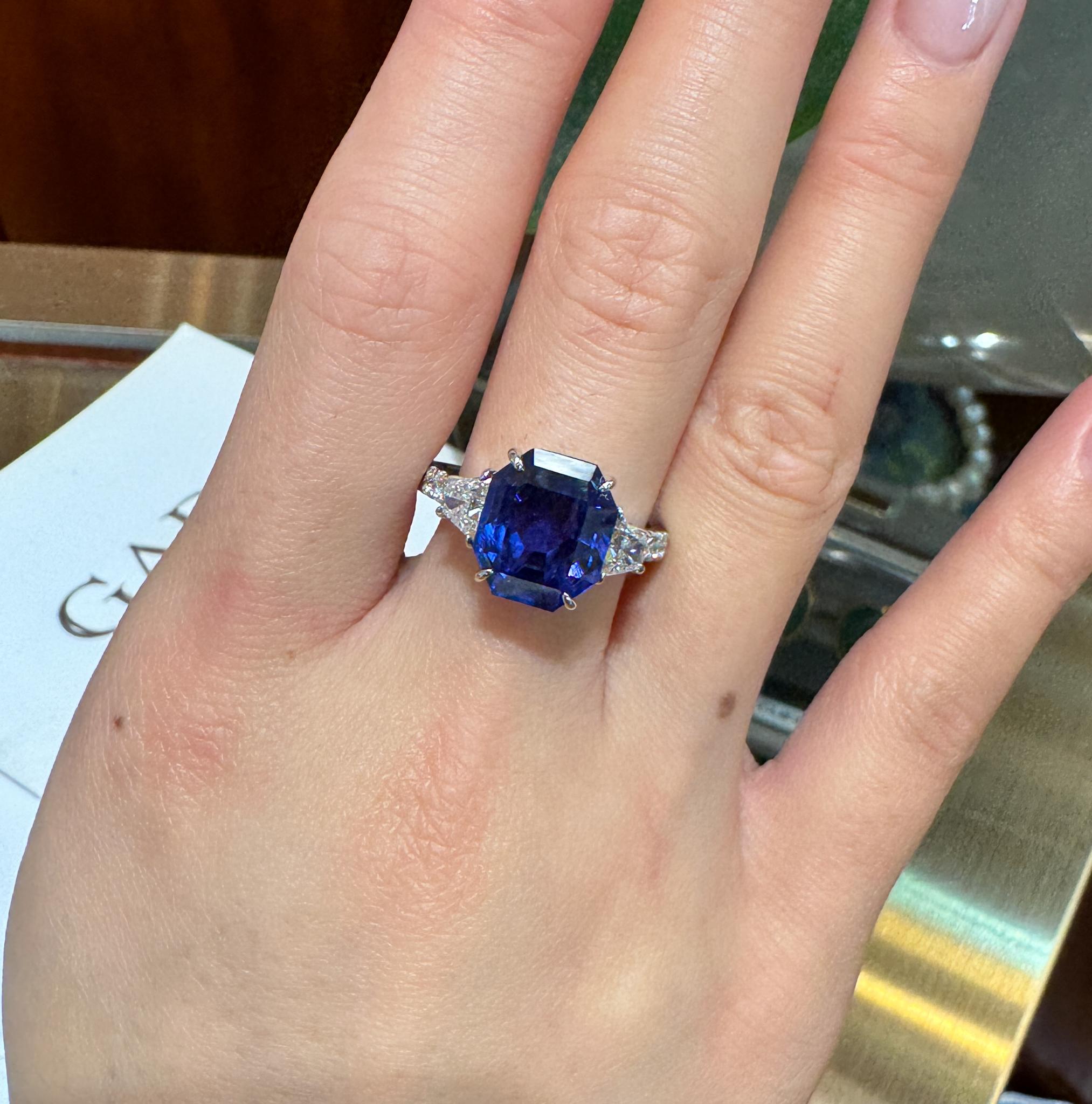 Women's 7.19 Carat Color Changing No Heat Ceylon Sapphire and Diamond Ring For Sale