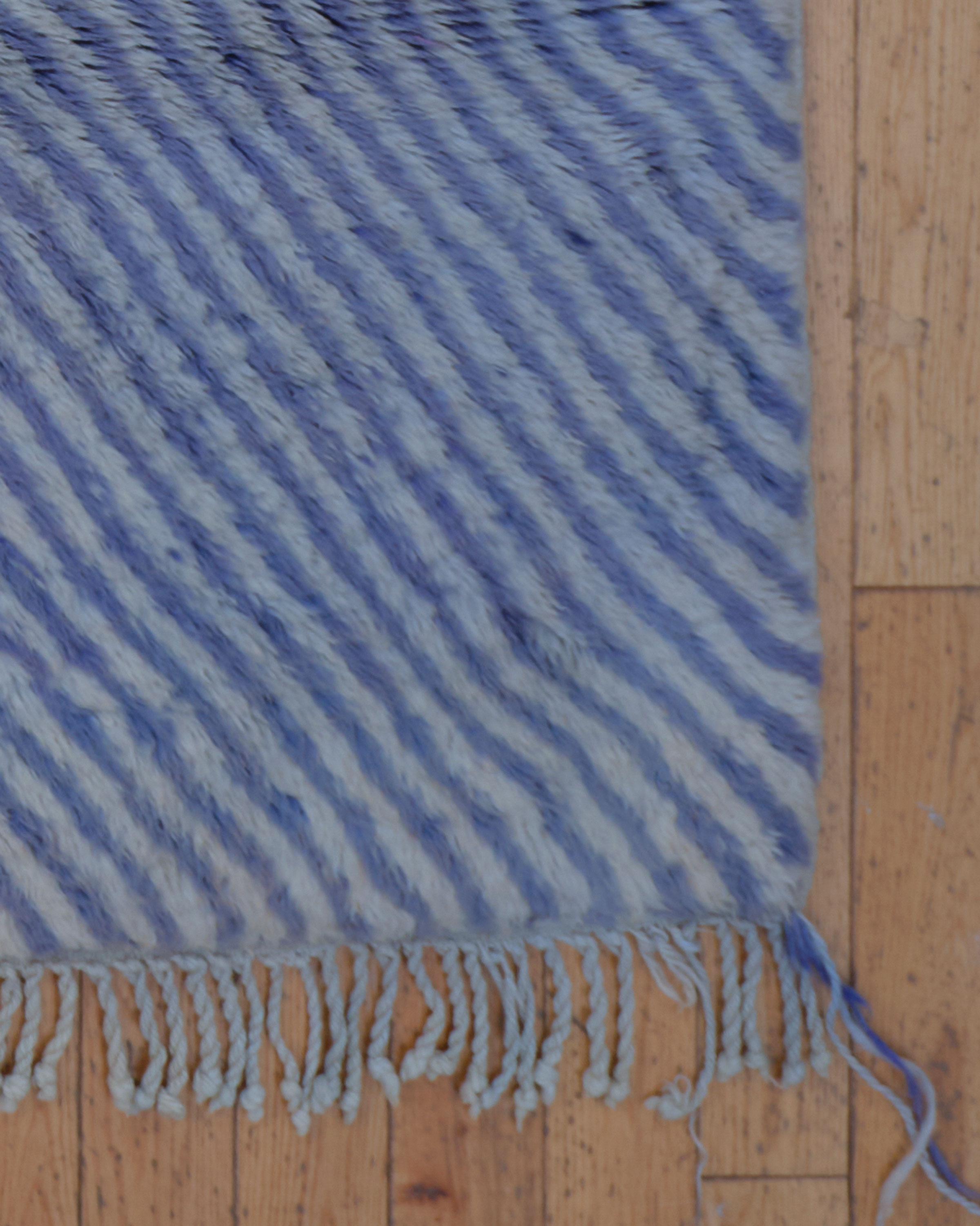 7’2 1/2” x 9’5” Marlin Blue, Ivory Handmade Moroccan Wool Beni M’rirt Rug In New Condition For Sale In Livingston Manor, NY