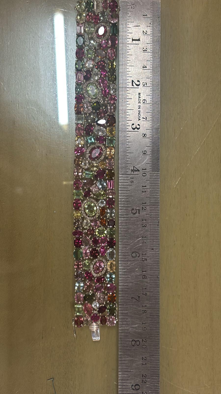 Manchette en tourmaline de 72 carats et diamants, bracelet jonc en tourmaline multicolore en vente 4