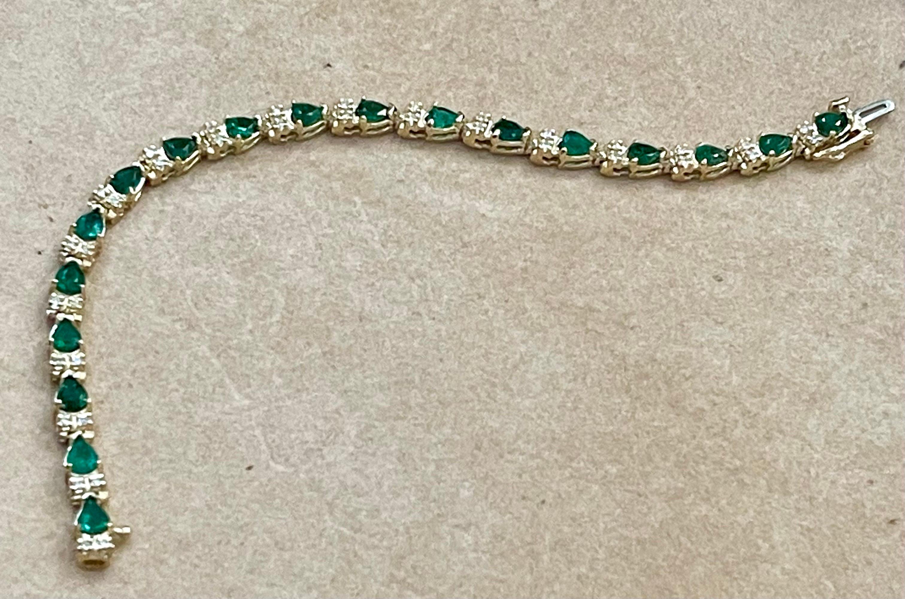 9 Ct Natural 18 Oval Stone Emerald & Diamond 14 Kt Yellow Gold Bracelet For Sale 2