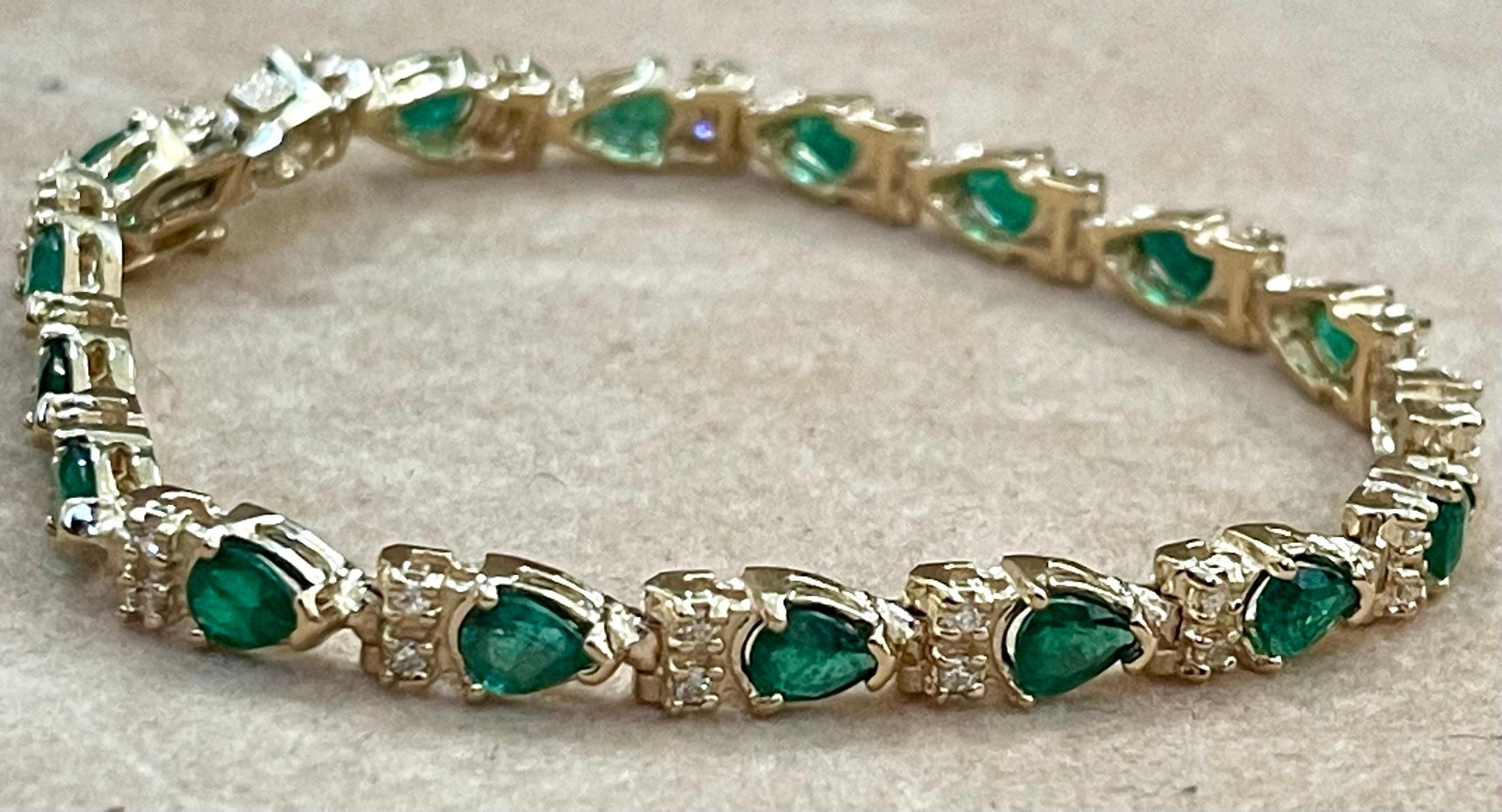 9 Ct Natural 18 Oval Stone Emerald & Diamond 14 Kt Yellow Gold Bracelet For Sale 4