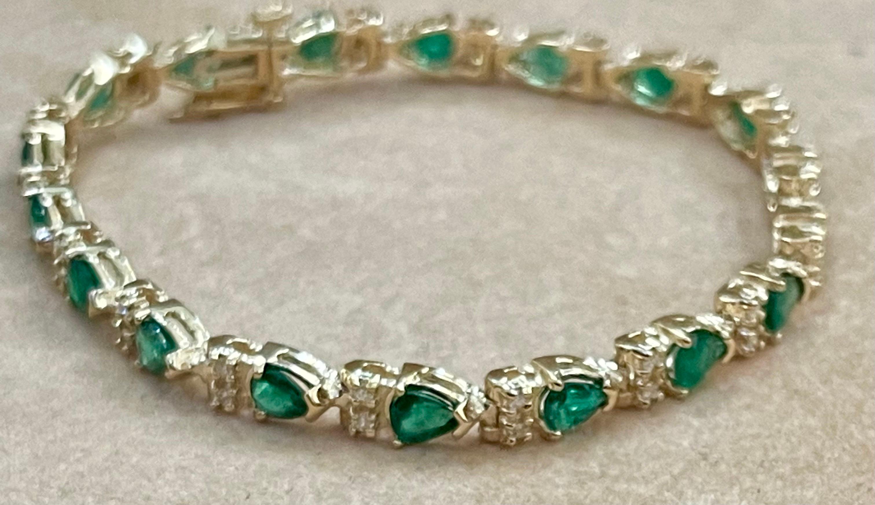 9 Ct Natural 18 Oval Stone Emerald & Diamond 14 Kt Yellow Gold Bracelet For Sale 5