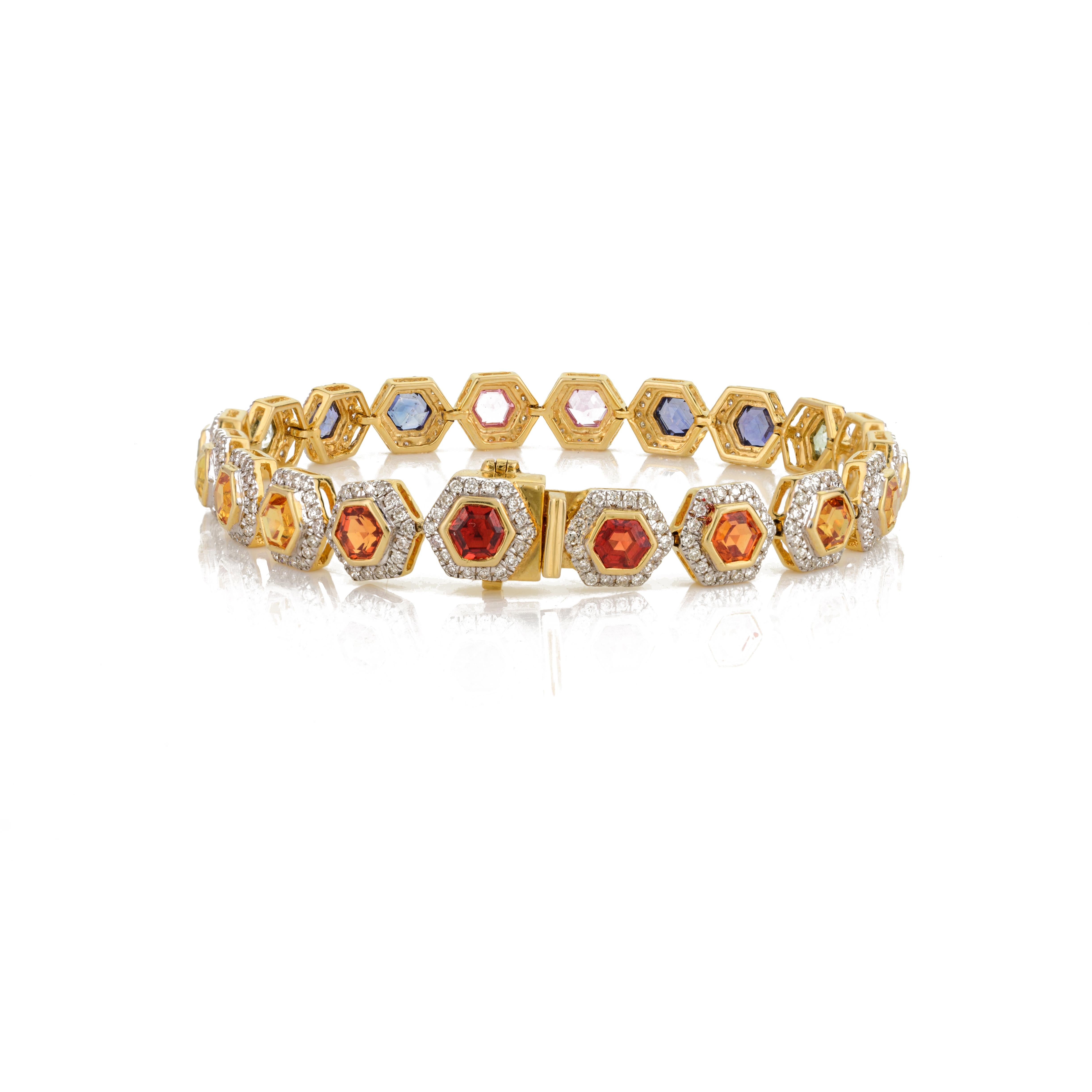 Sechseckiges Armband aus 18 Karat Gelbgold mit 7.2 Karat Wabenförmigem Multi-Saphir-Diamant-Halo (Moderne) im Angebot