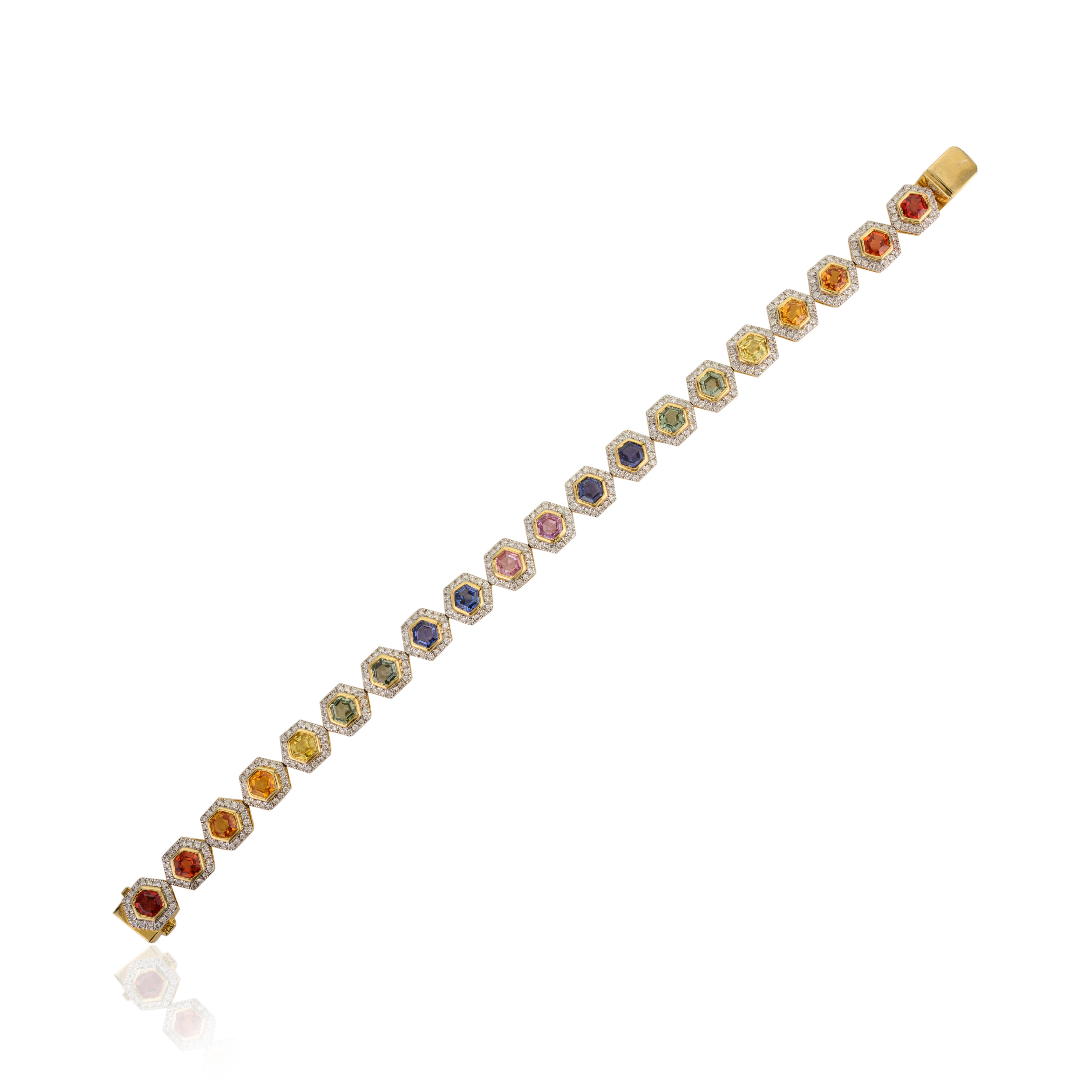Sechseckiges Armband aus 18 Karat Gelbgold mit 7.2 Karat Wabenförmigem Multi-Saphir-Diamant-Halo im Zustand „Neu“ im Angebot in Houston, TX