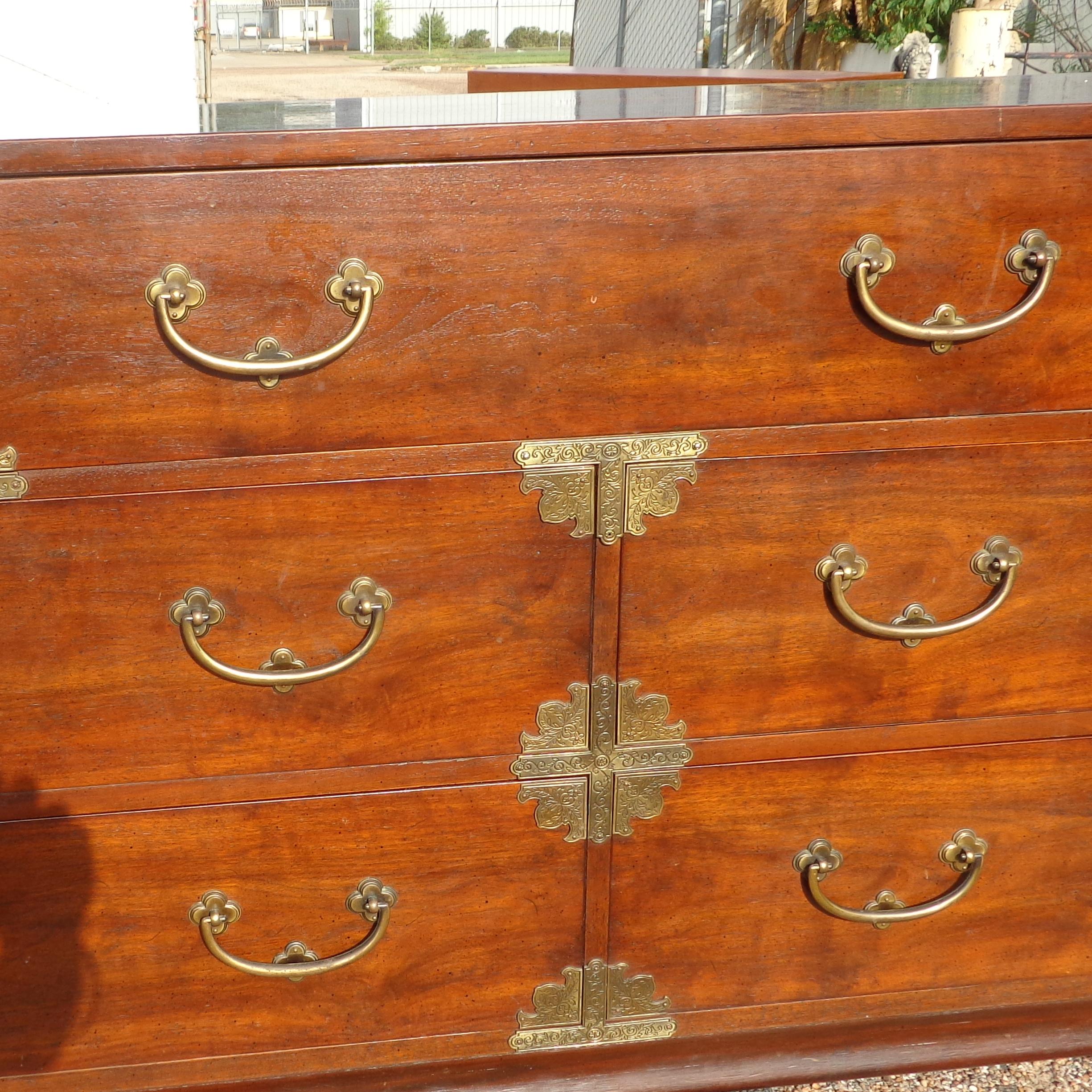 Chinoiserie Henredon Tansu Campaign Dresser