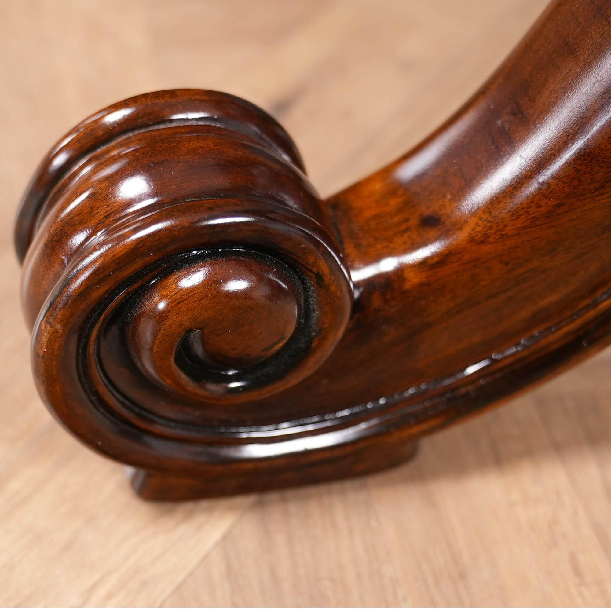 Table ronde de 72 pouces Neuf - En vente à Annville, PA