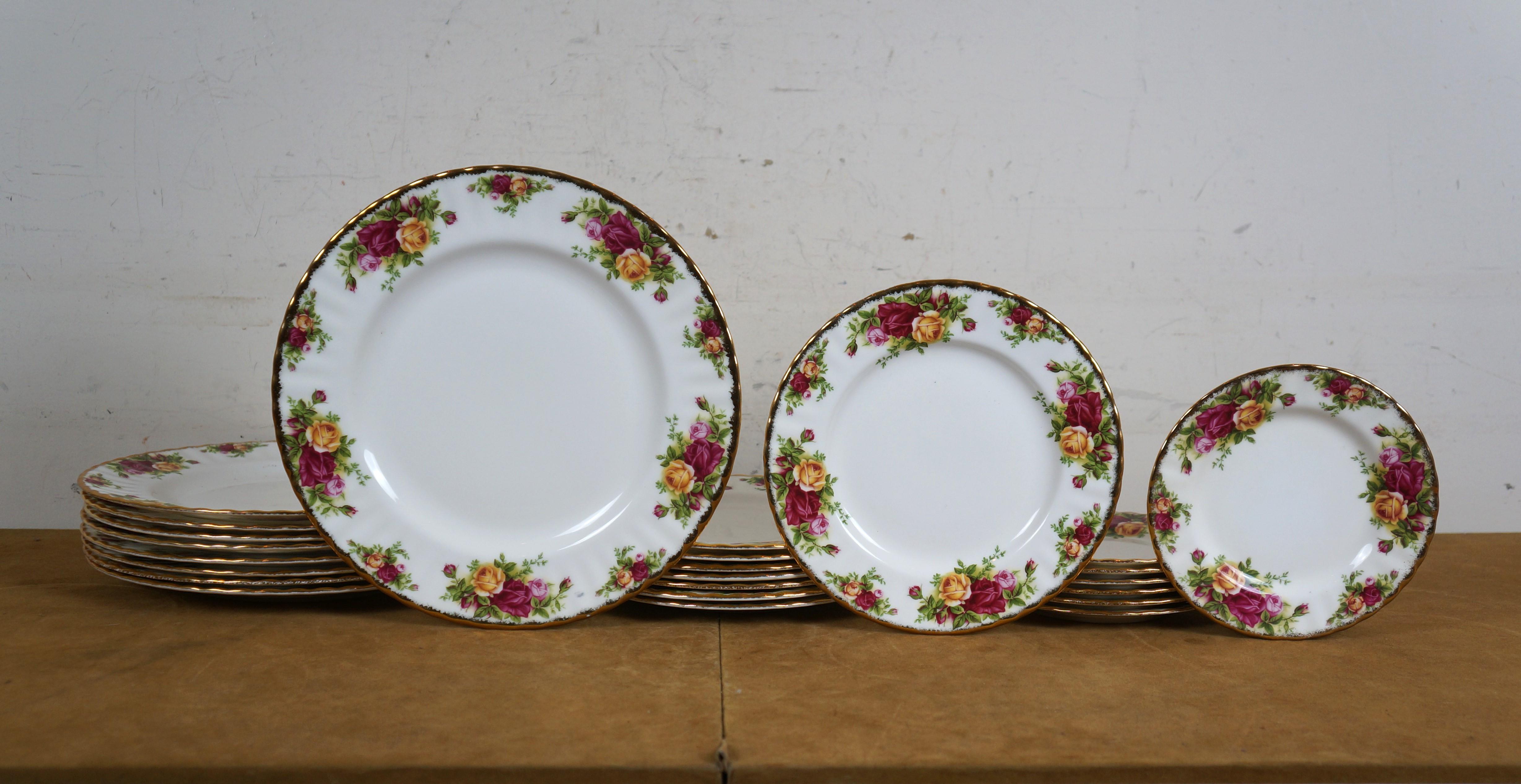 20th Century 72 Pc Vintage Royal Albert Old Country Roses Ruby Celebration China Dinnerware For Sale