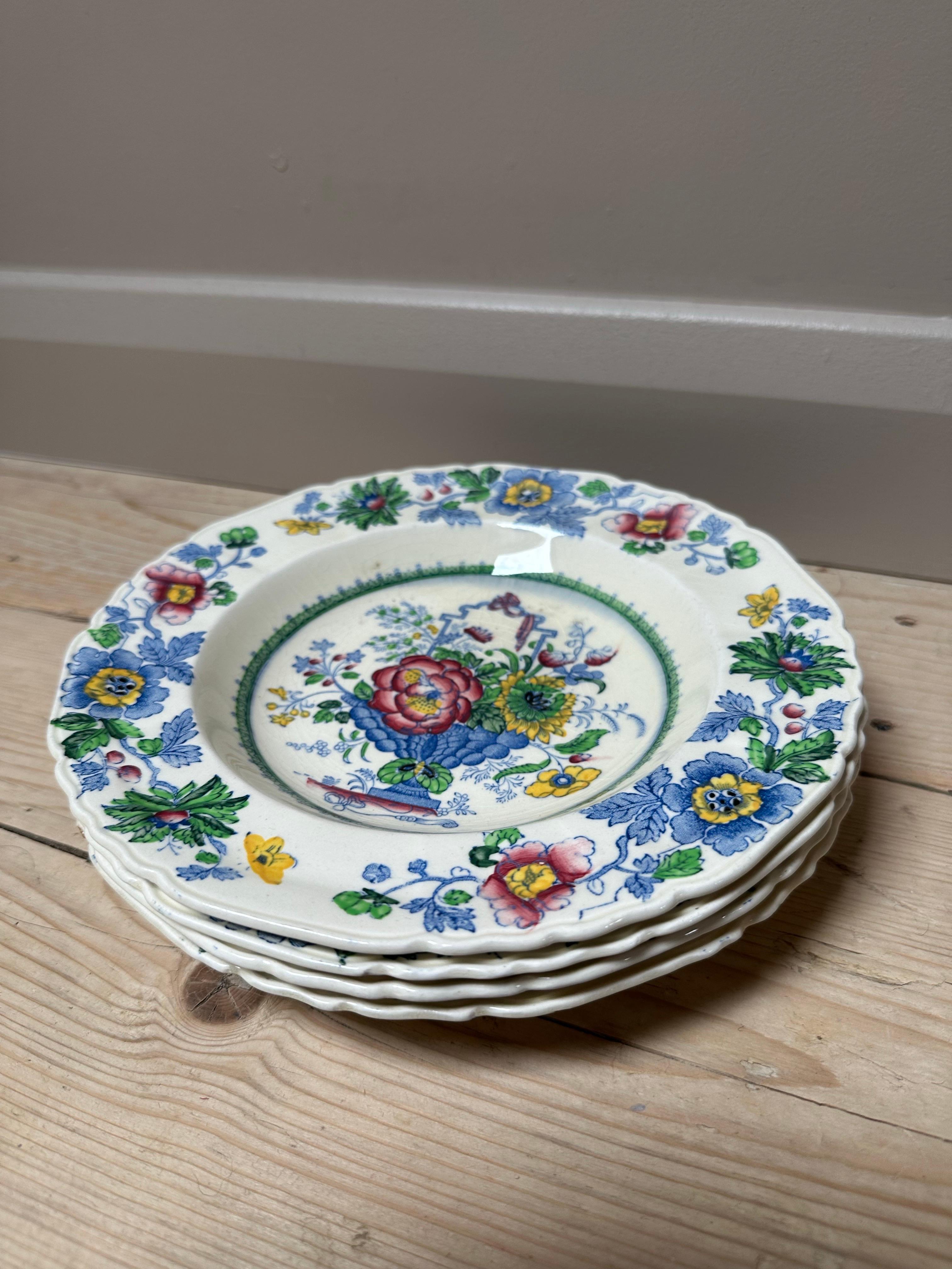72-piece Mason's Strathmore Dinner Service, 19th Century, Pink & Blue Pattern For Sale 4