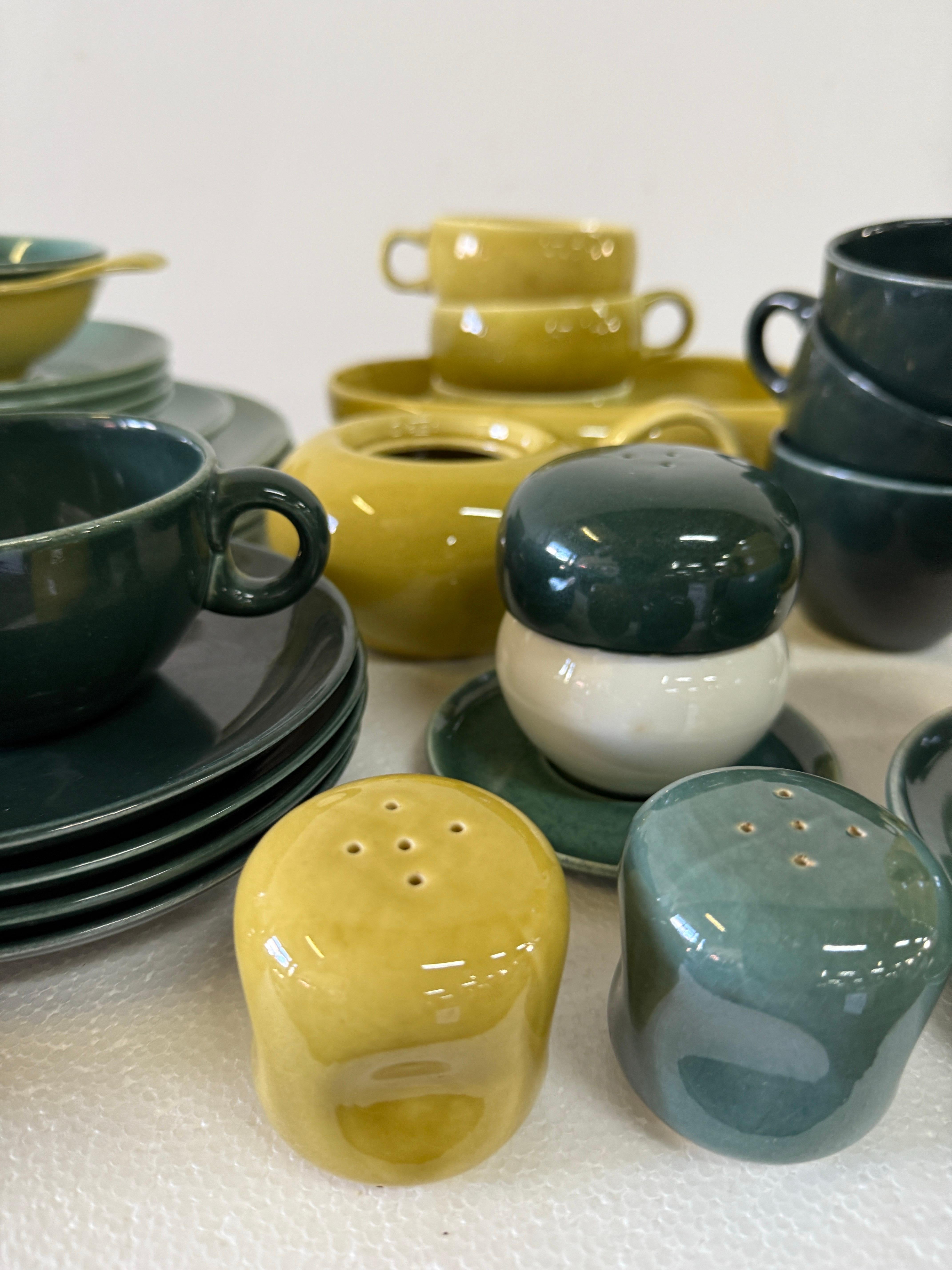 Poteries Vaisselle 72 pièces Russel Wright by Steubenville Vintage Pottery en vente