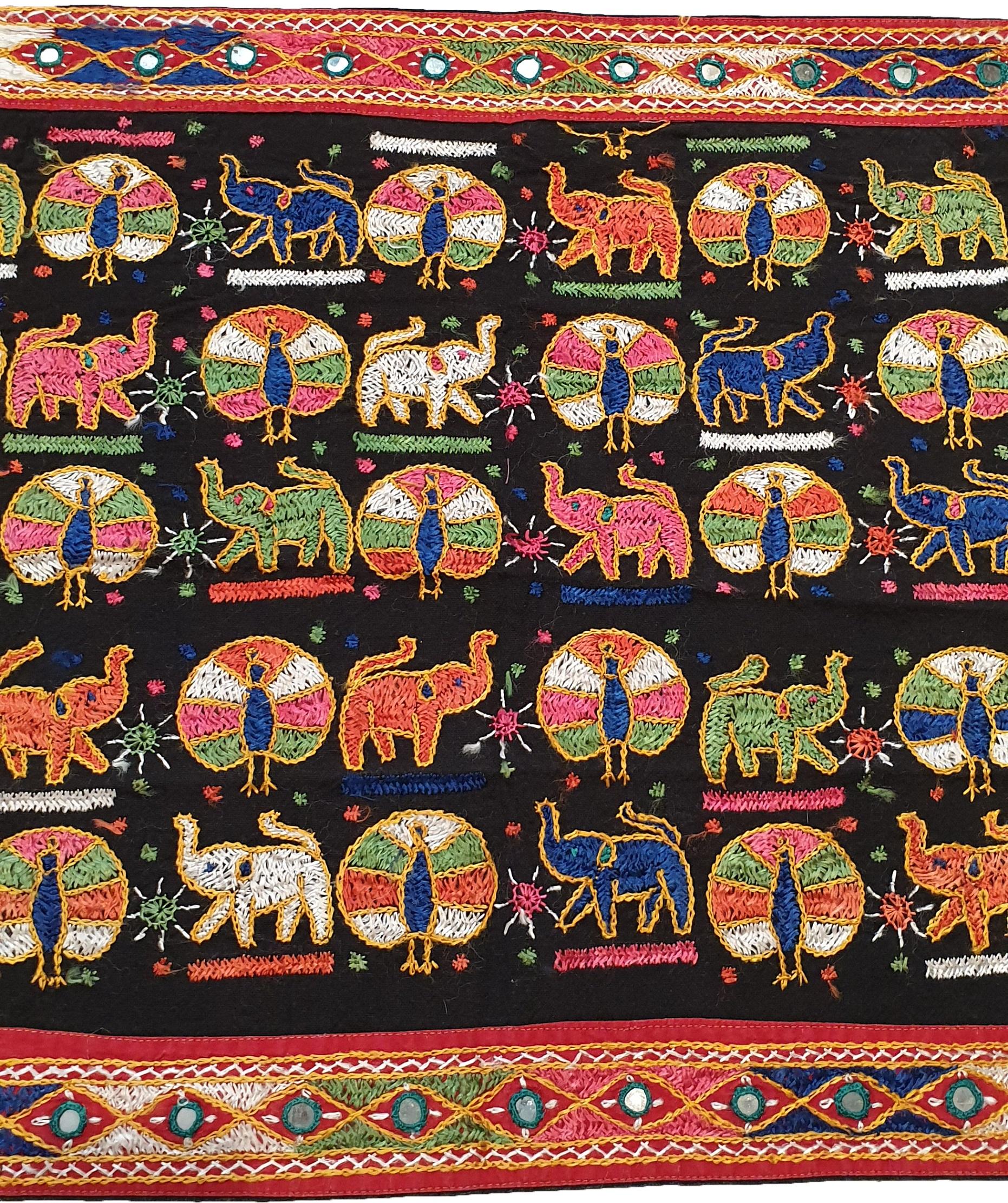 Tribal Textile indien 720 - XXe siècle en vente