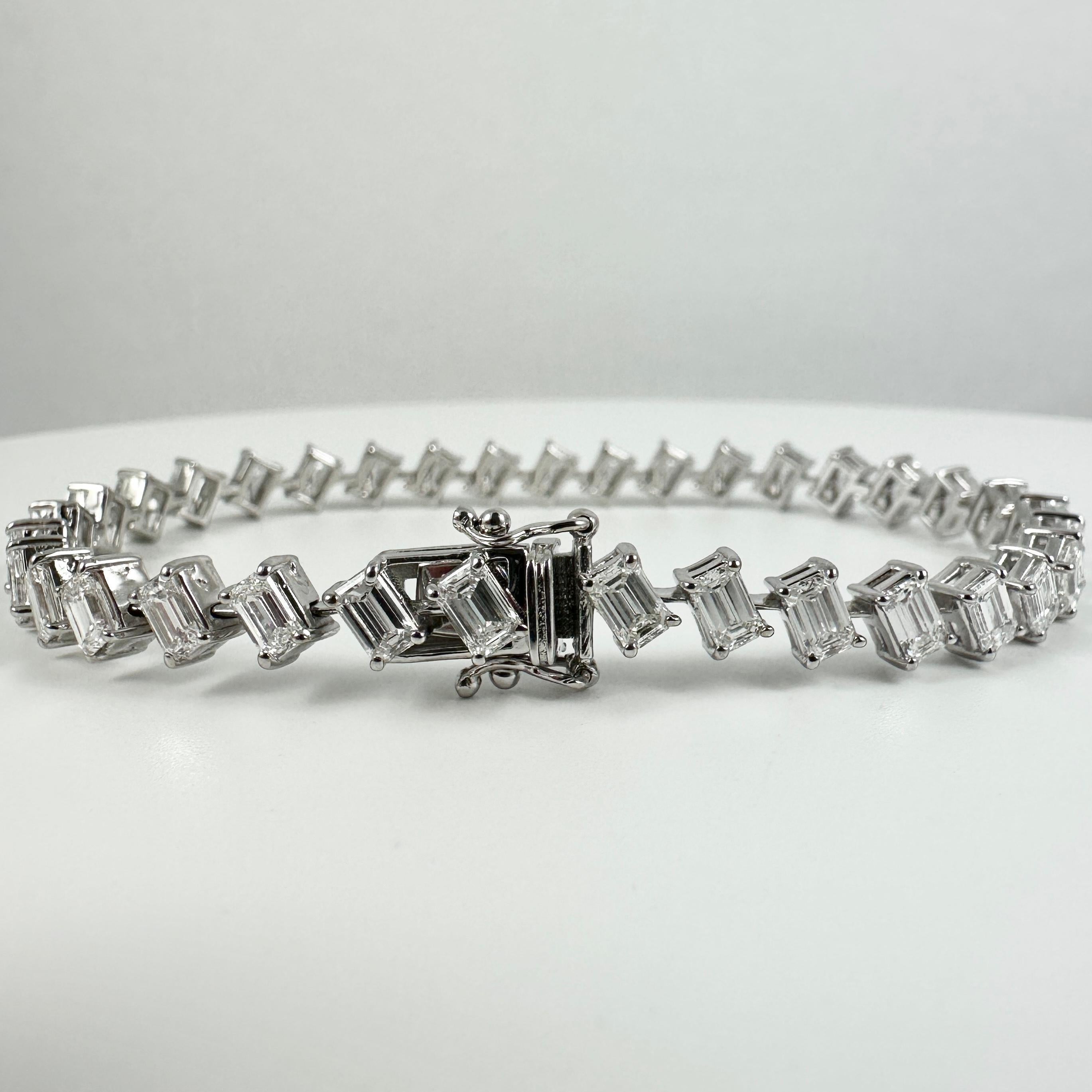 7.20 Carat Emerald Cut Diamond Tennis Bracelet in 14K White Gold, 7 Inches For Sale 5